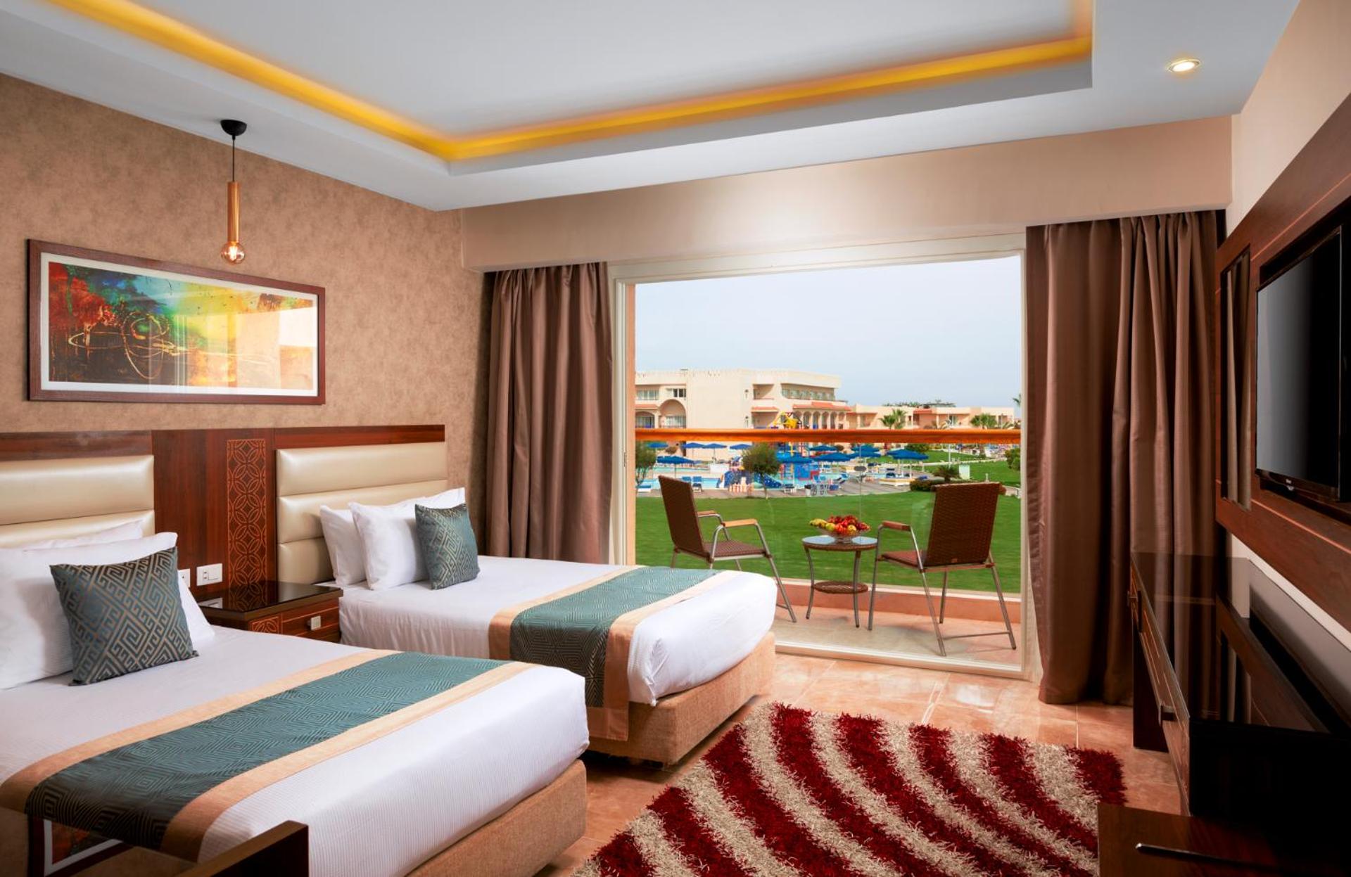 Deluxe Double or Twin Room with Garden View photo 2