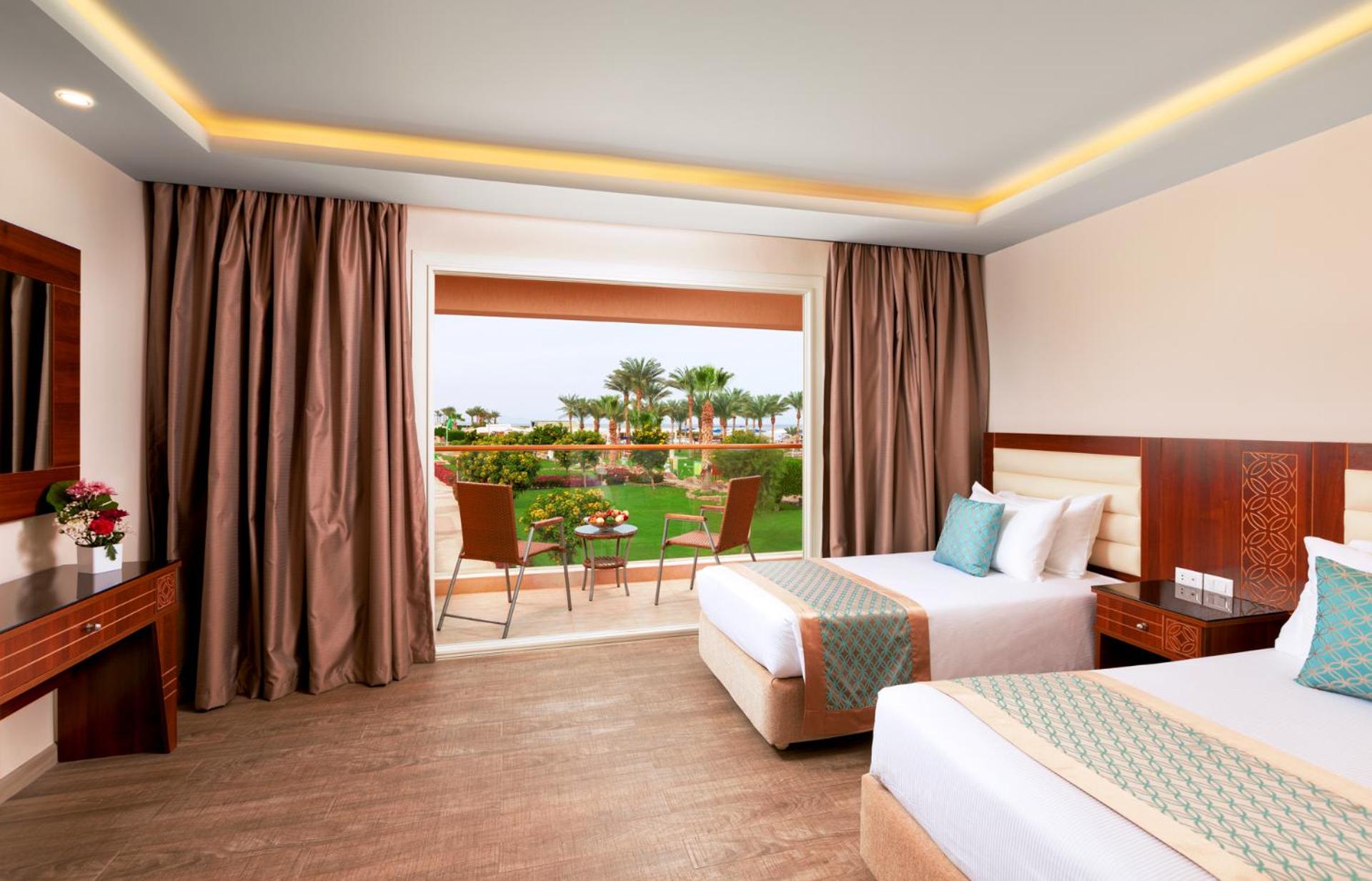 Deluxe Triple Room with Sea View photo 1