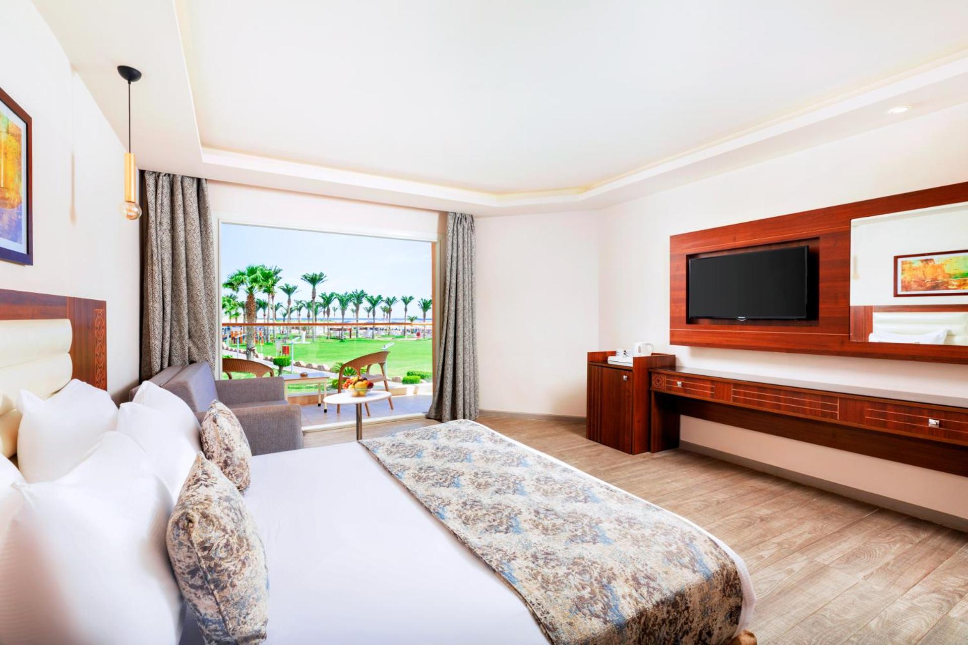 Deluxe Triple Room with Sea View photo 2