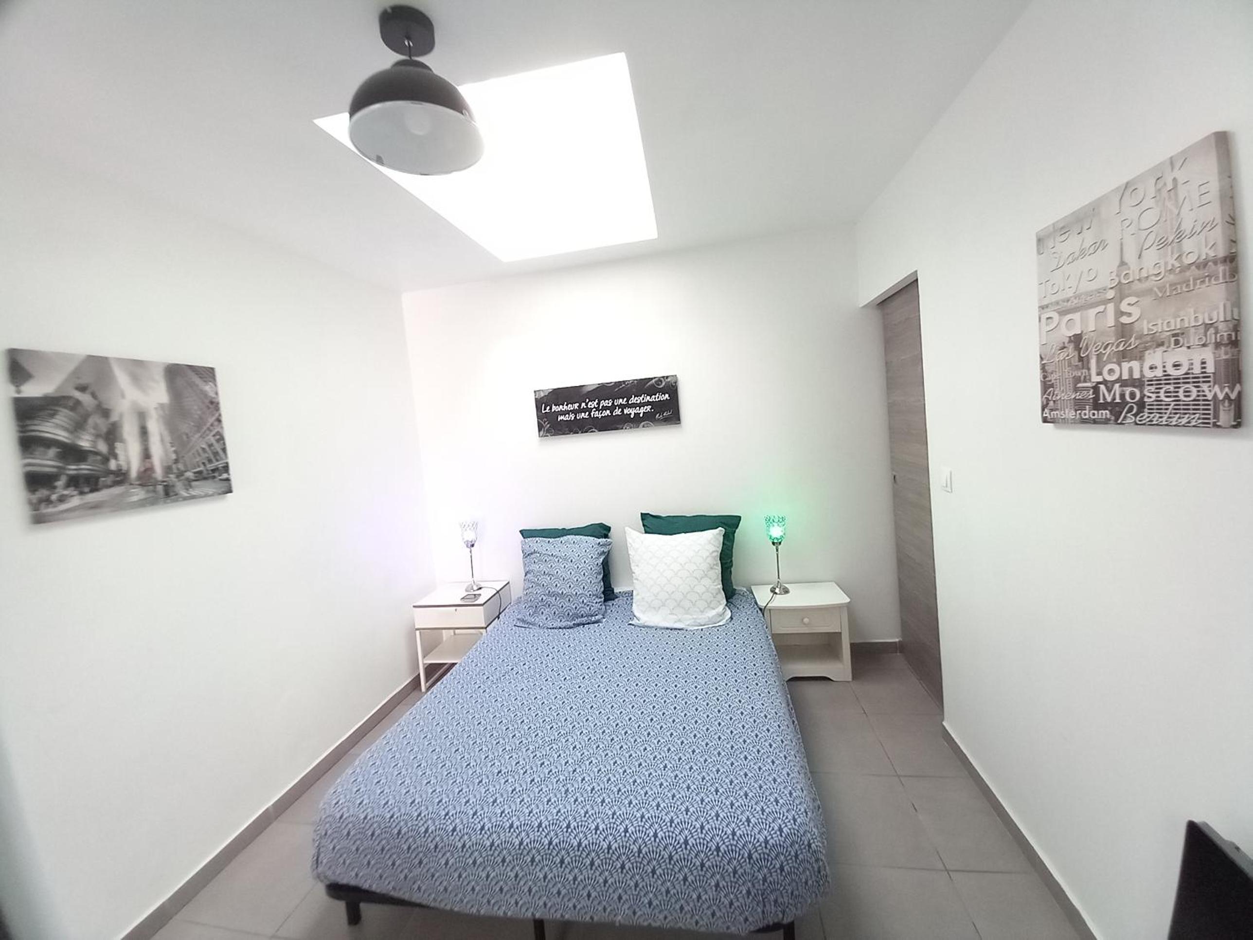 One-Bedroom Apartment - Photo 8