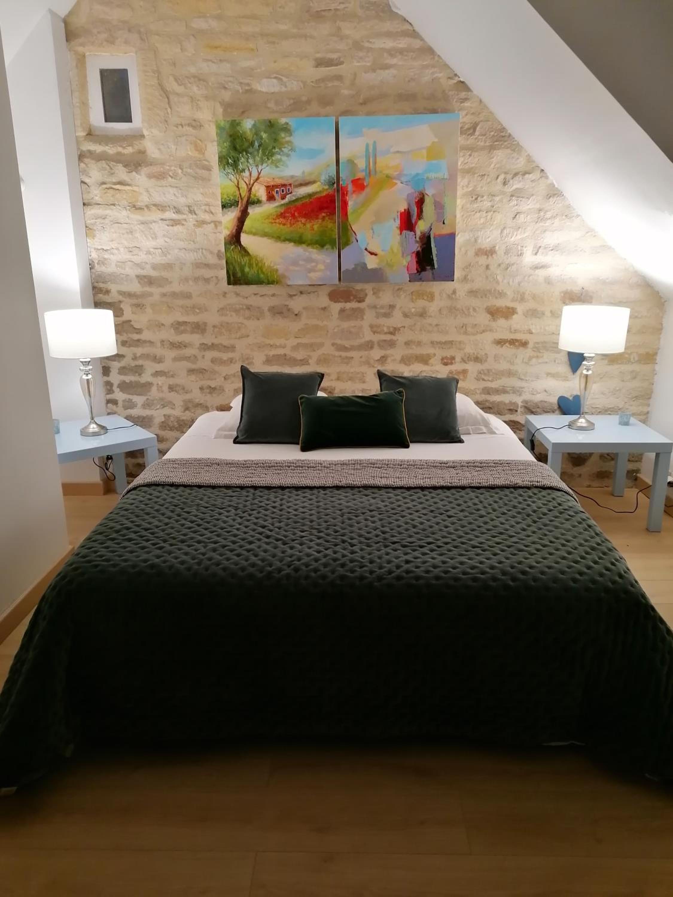 Four-Bedroom House photo 2