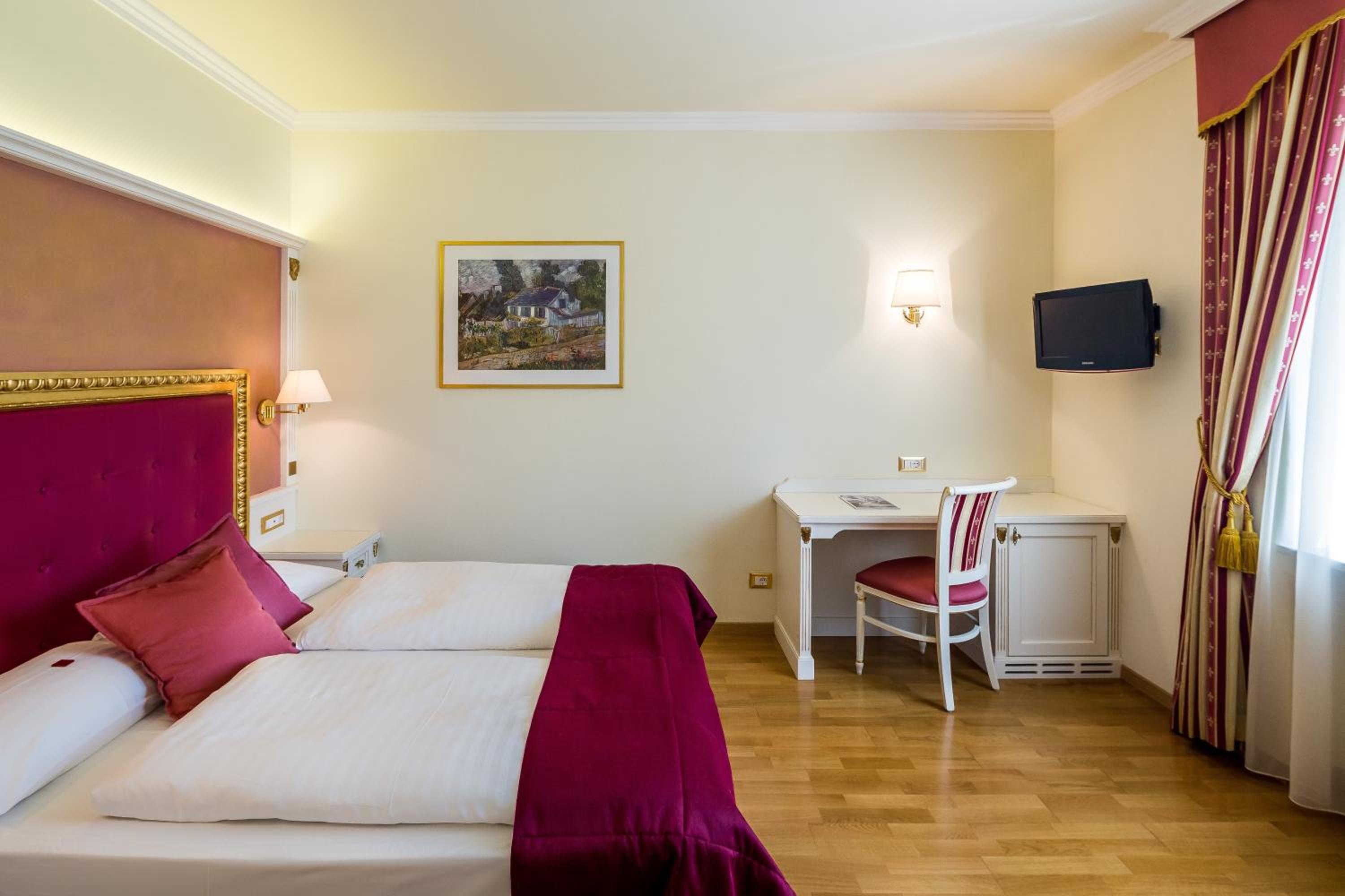 Superior Double Room - Photo 2