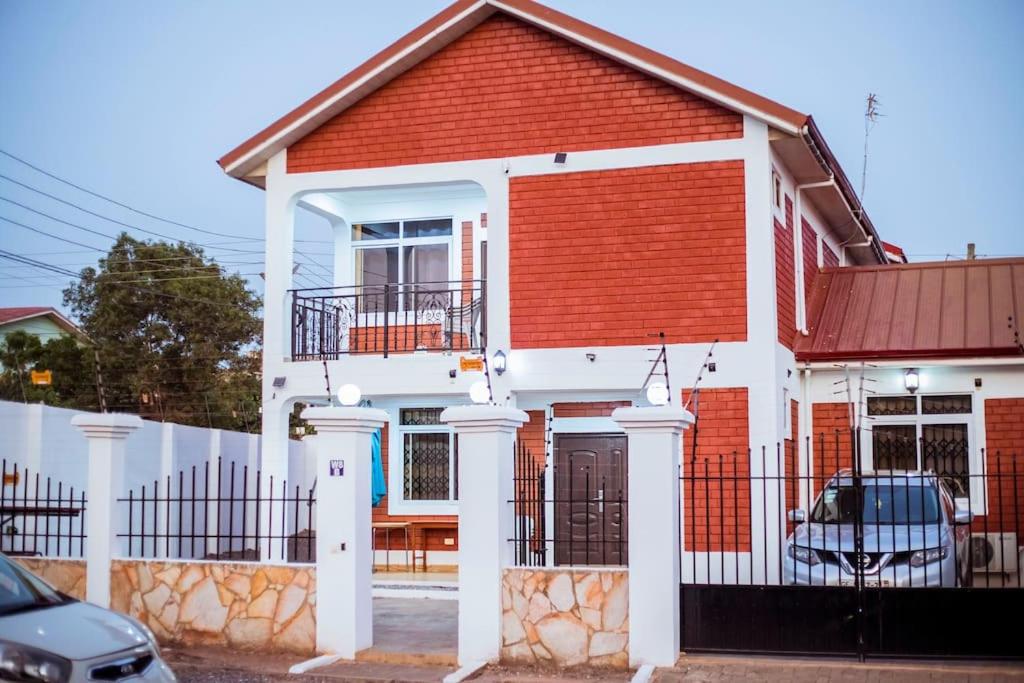 Four-Bedroom House photo 1