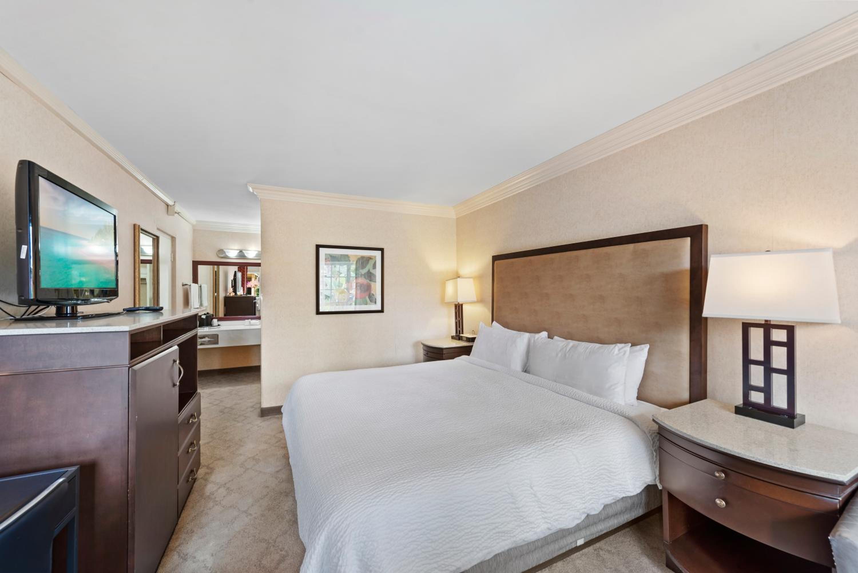 Standard King Room [South Building] - Photo 4