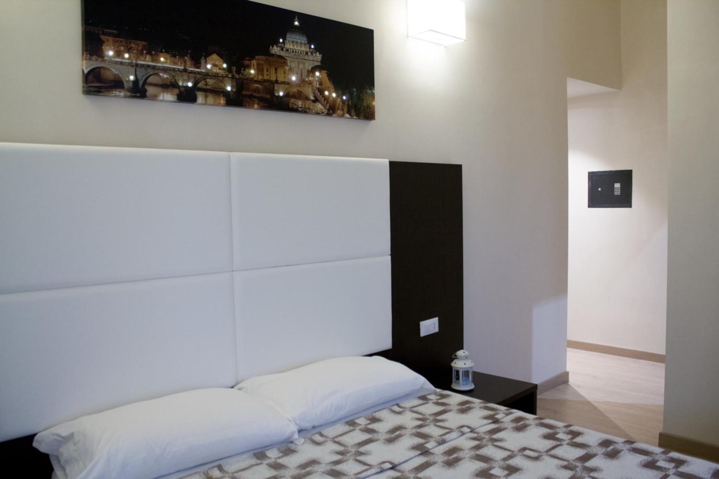Double or Twin Room photo 3