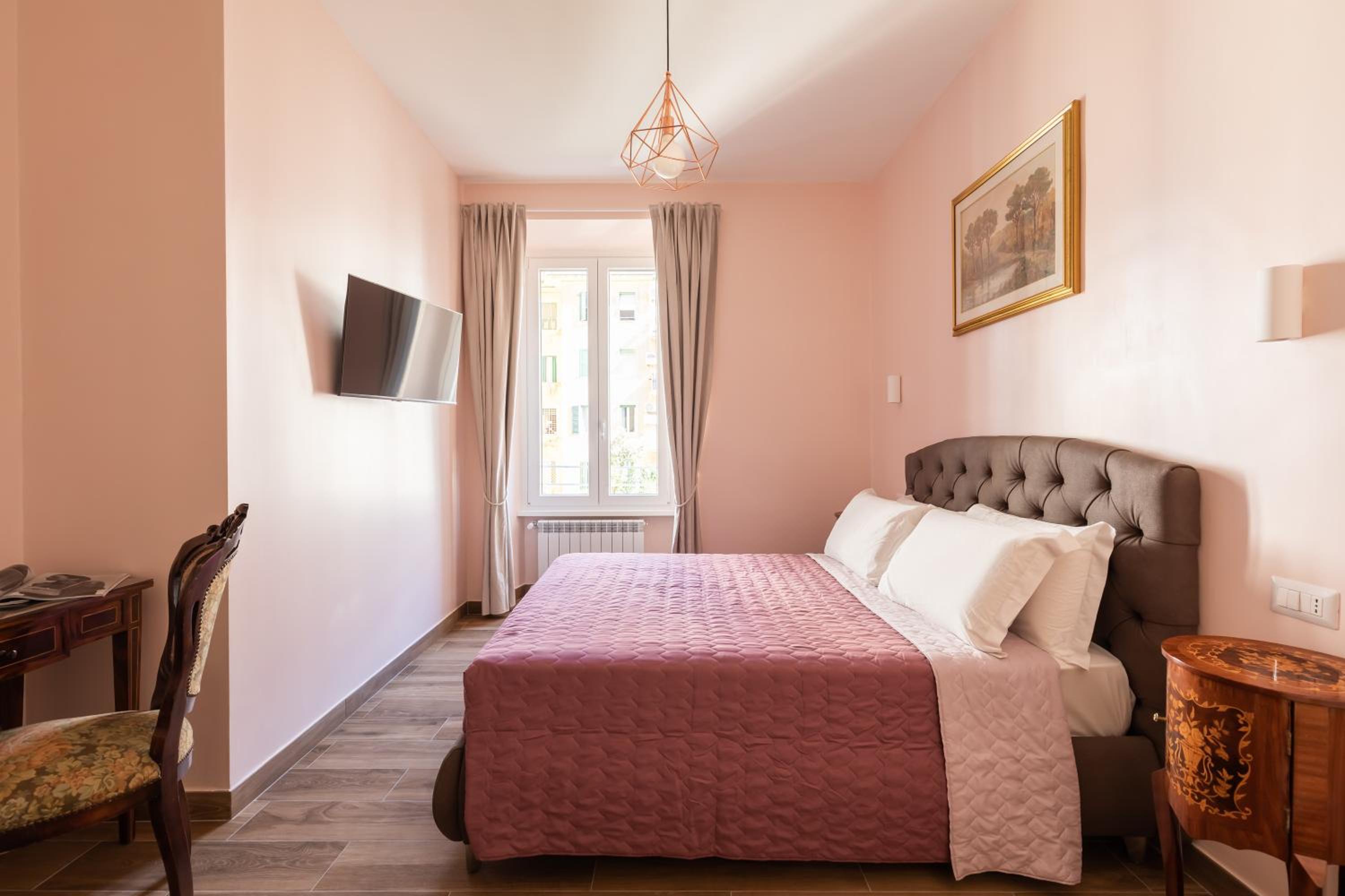 Large Double Room photo 3