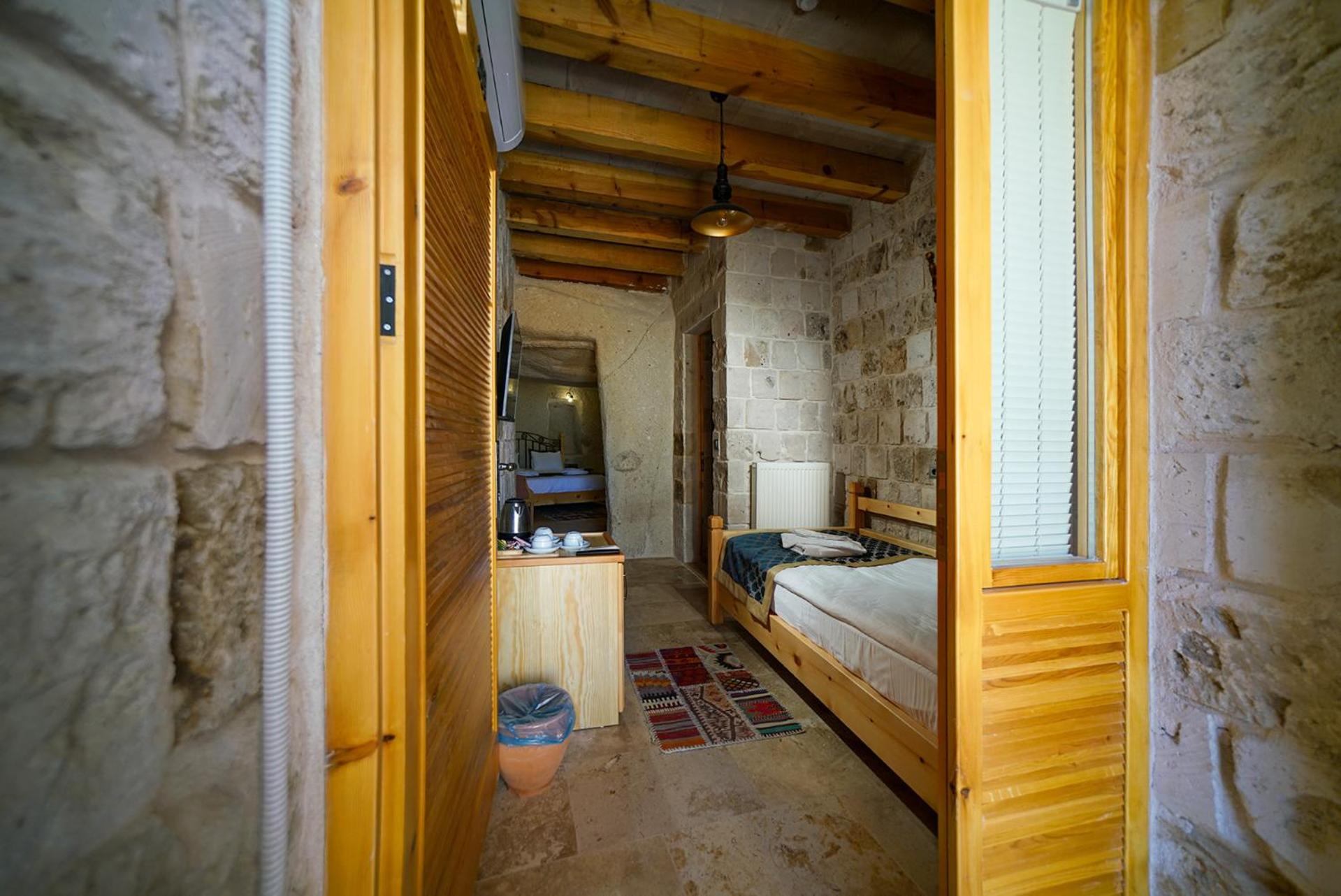 Deluxe Double Room - Photo 42