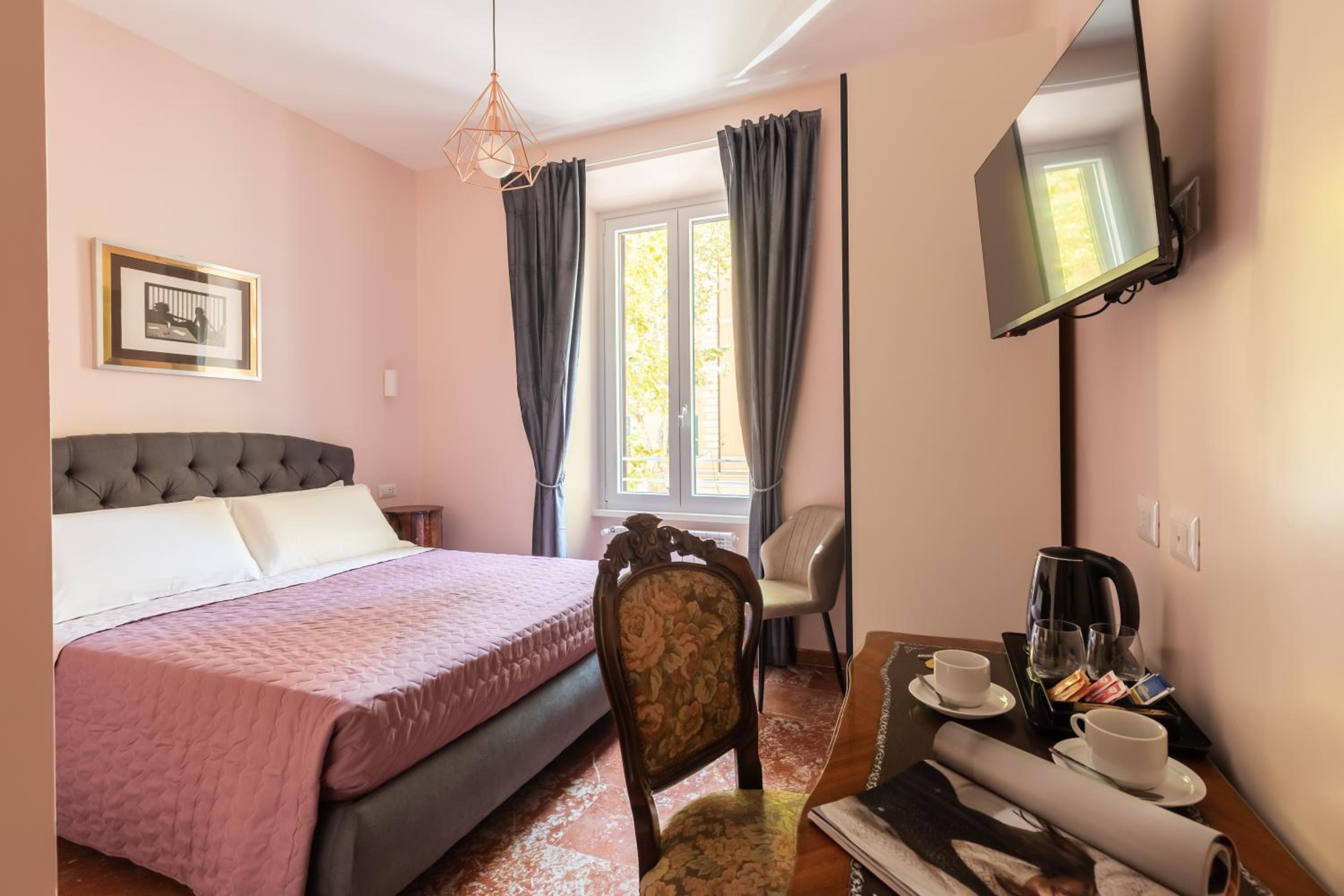Large Double Room photo 1