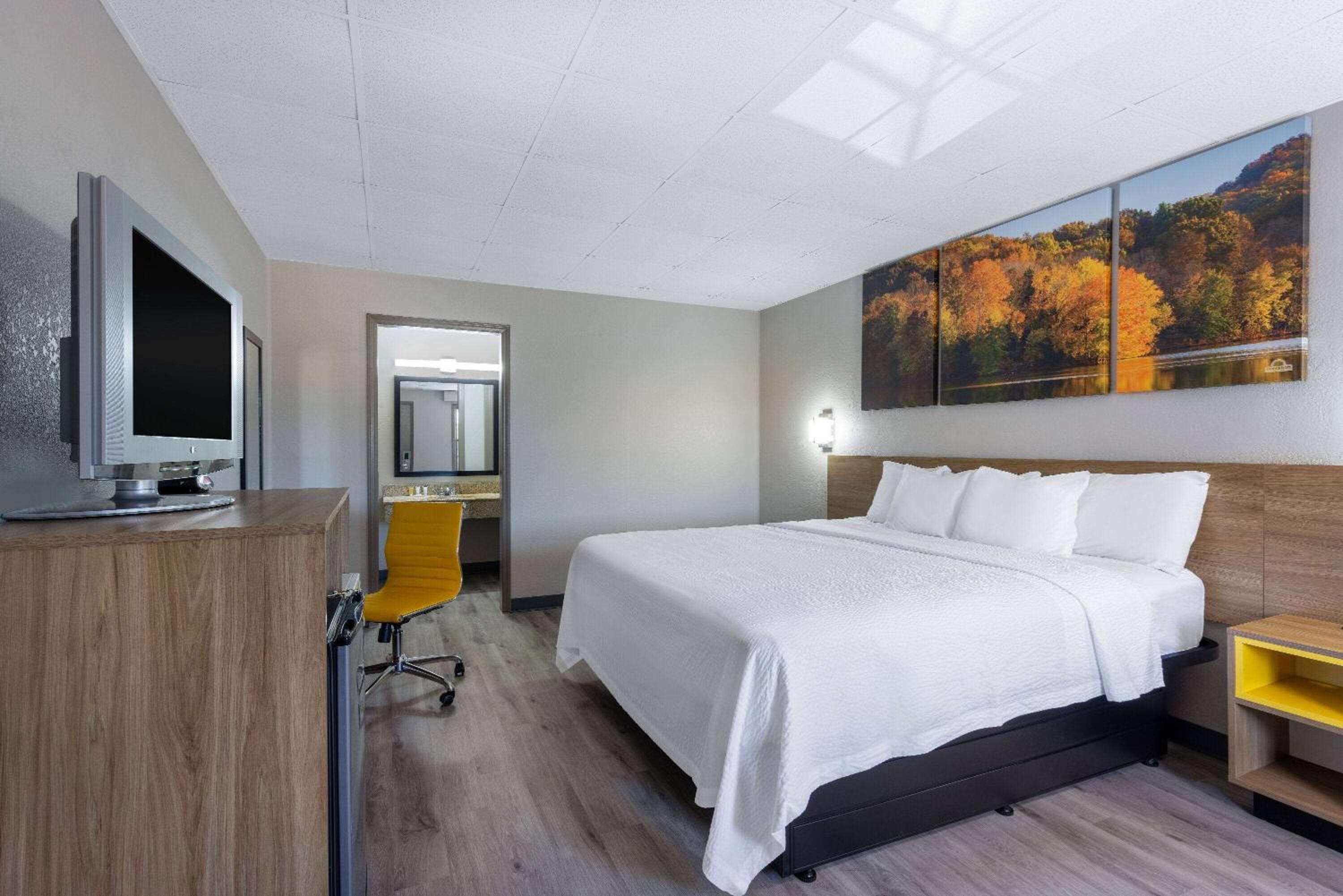 King Room - Non-Smoking photo 1