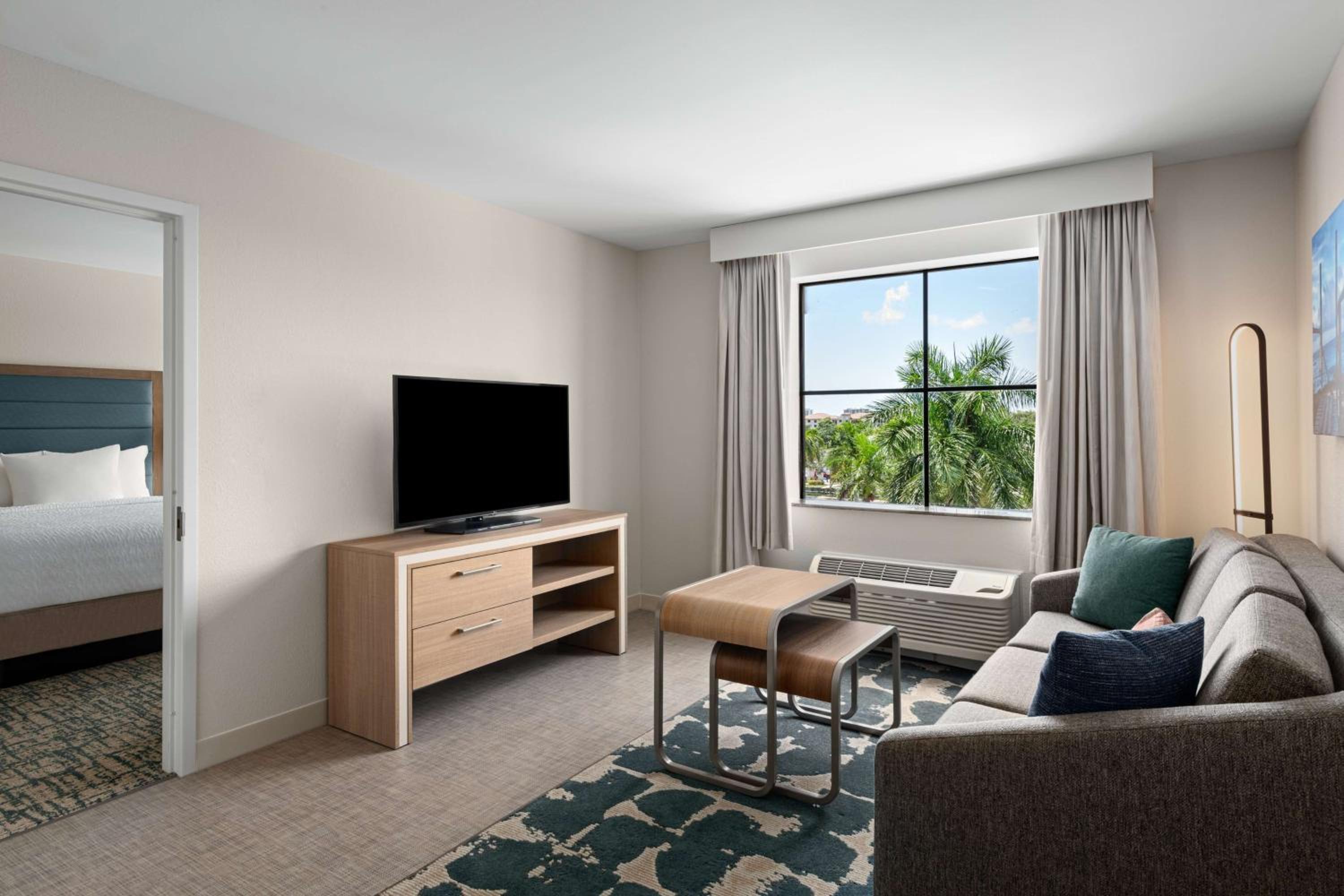 One-Bedroom Queen Suite with Two Queen Beds - Photo 5