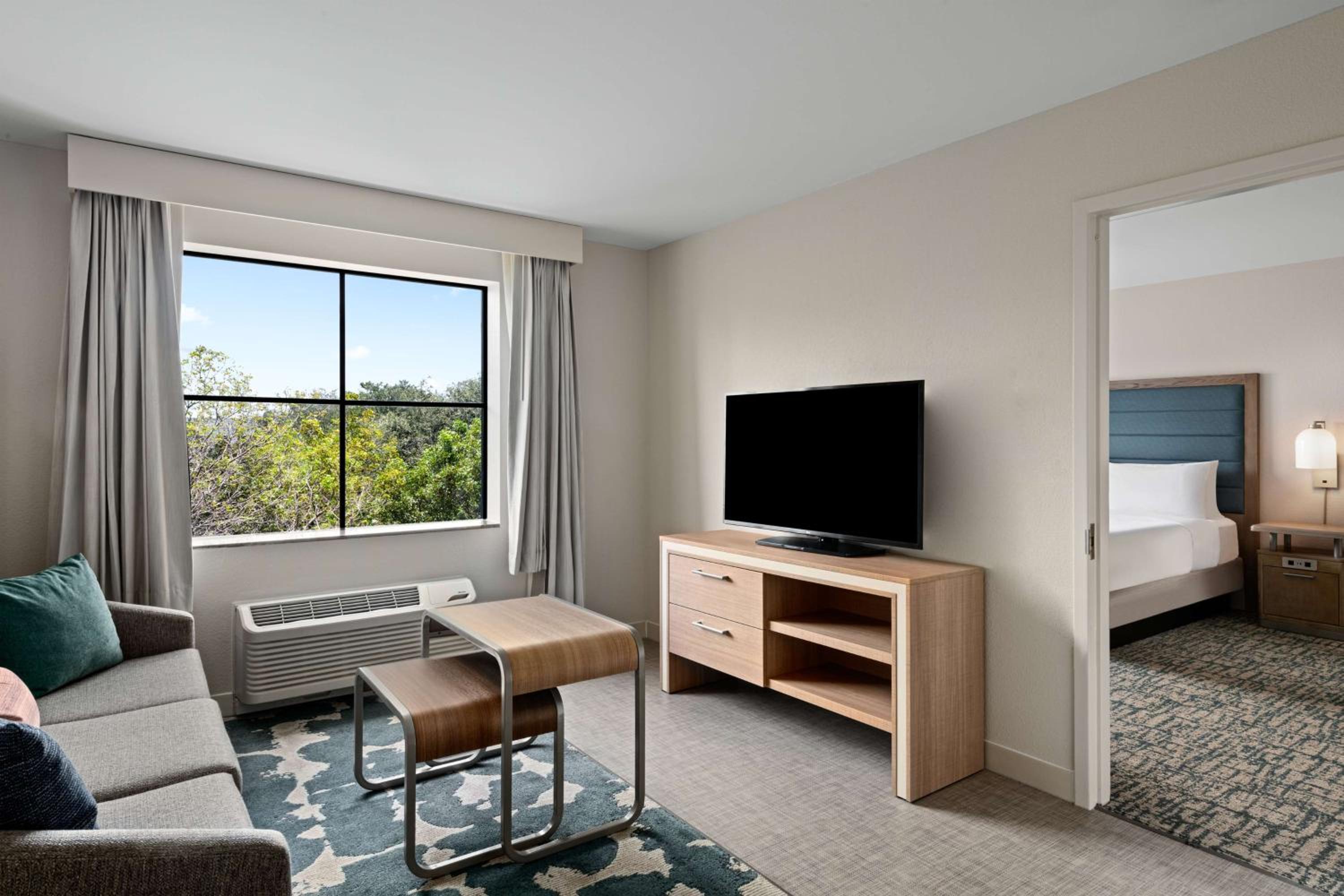 Two Bedroom Suite with One King and Two Queen Beds - Photo 4