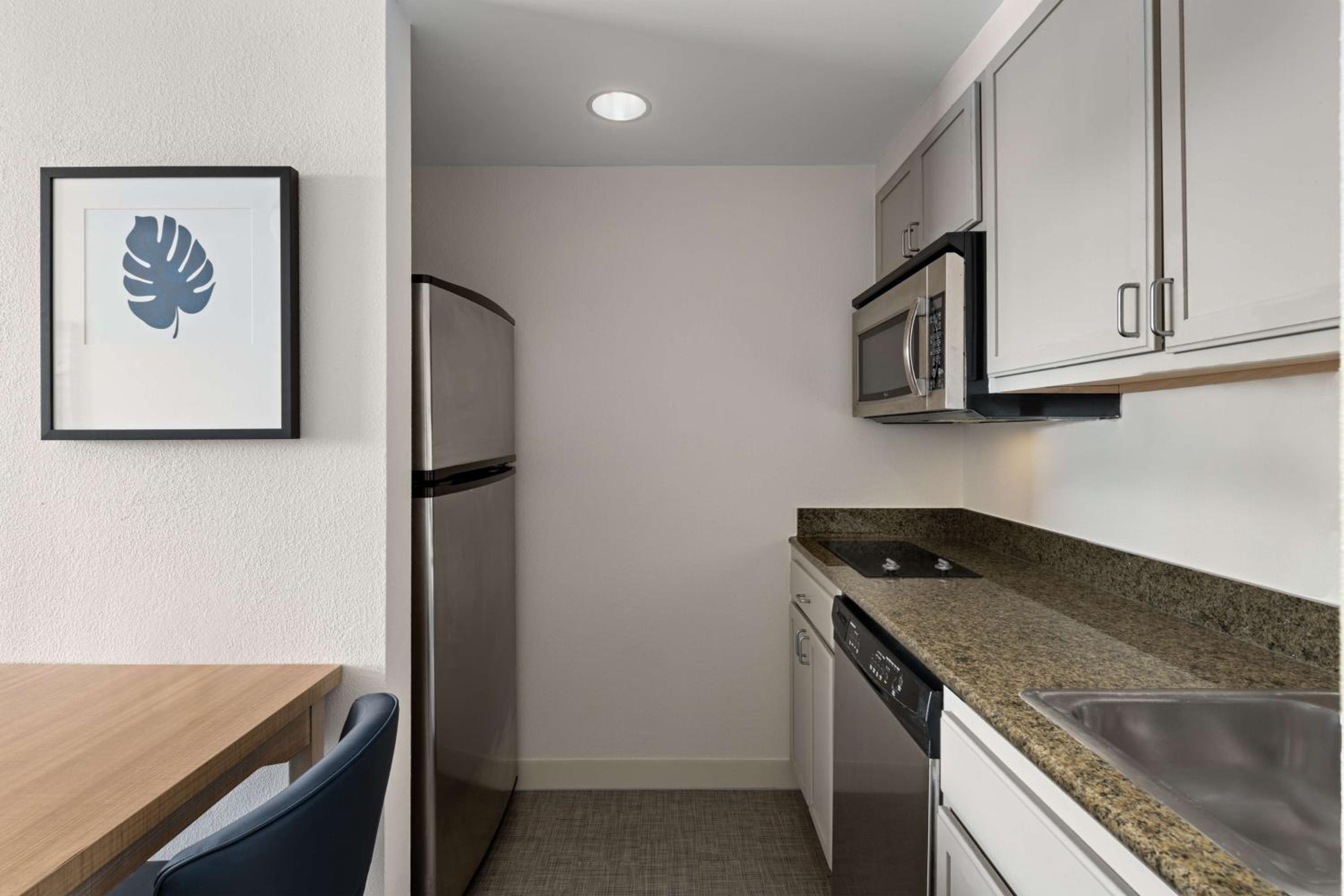 One-Bedroom King Suite - Photo 3