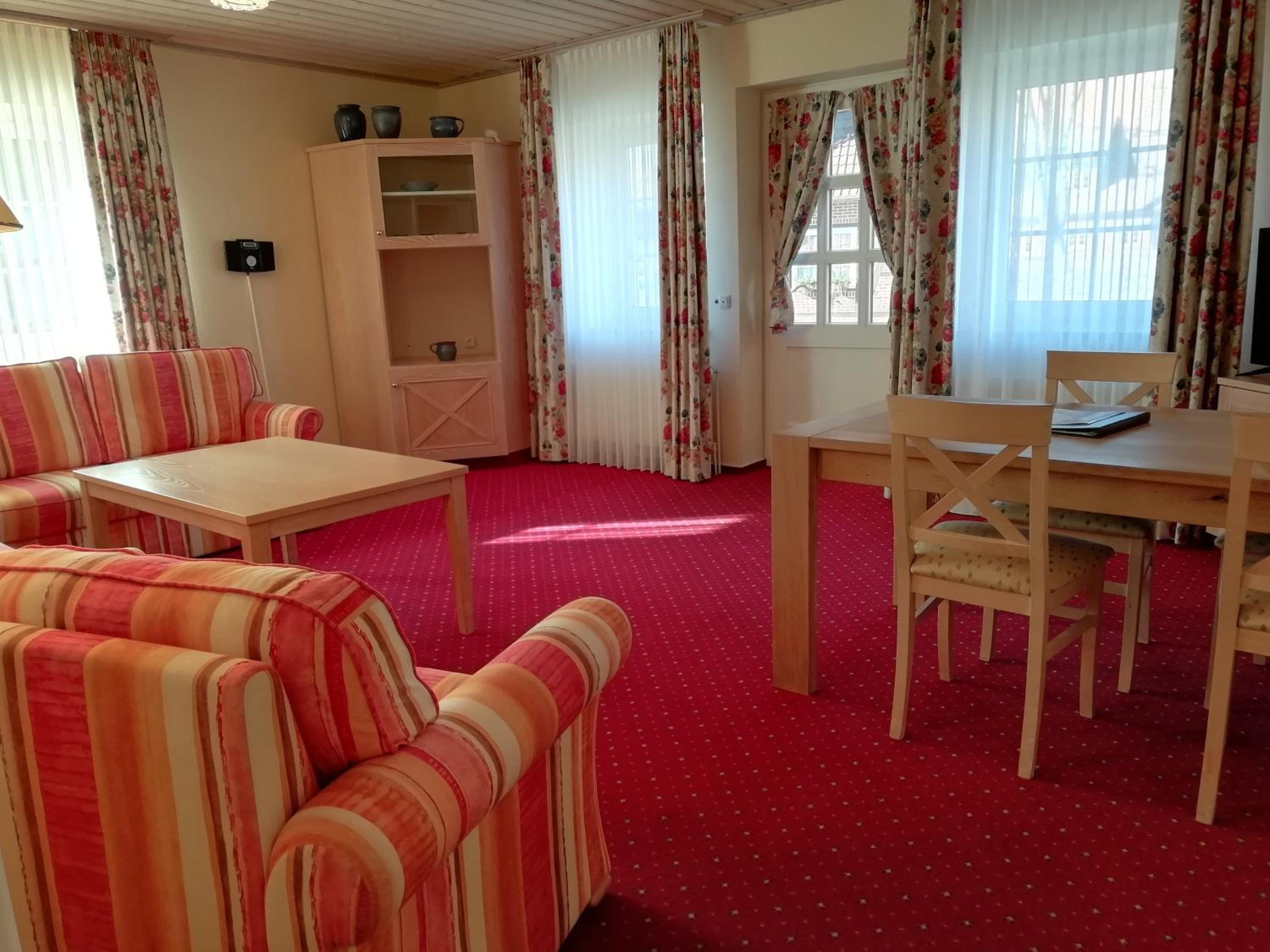 Suite - Photo 4