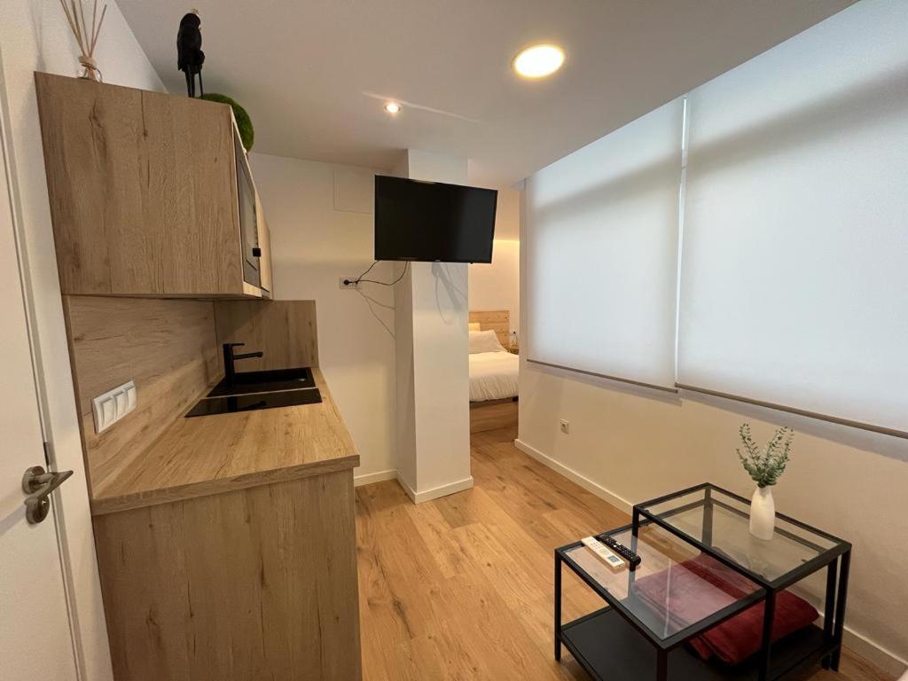 One-Bedroom Apartment photo 2