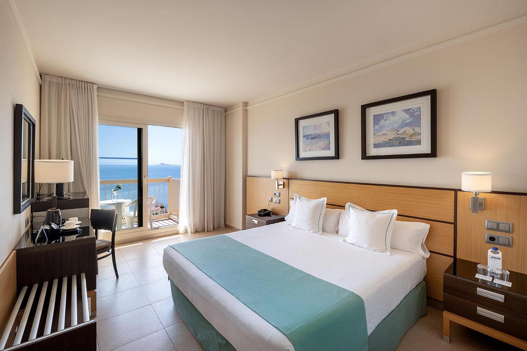 Double or Twin Room - Photo 3