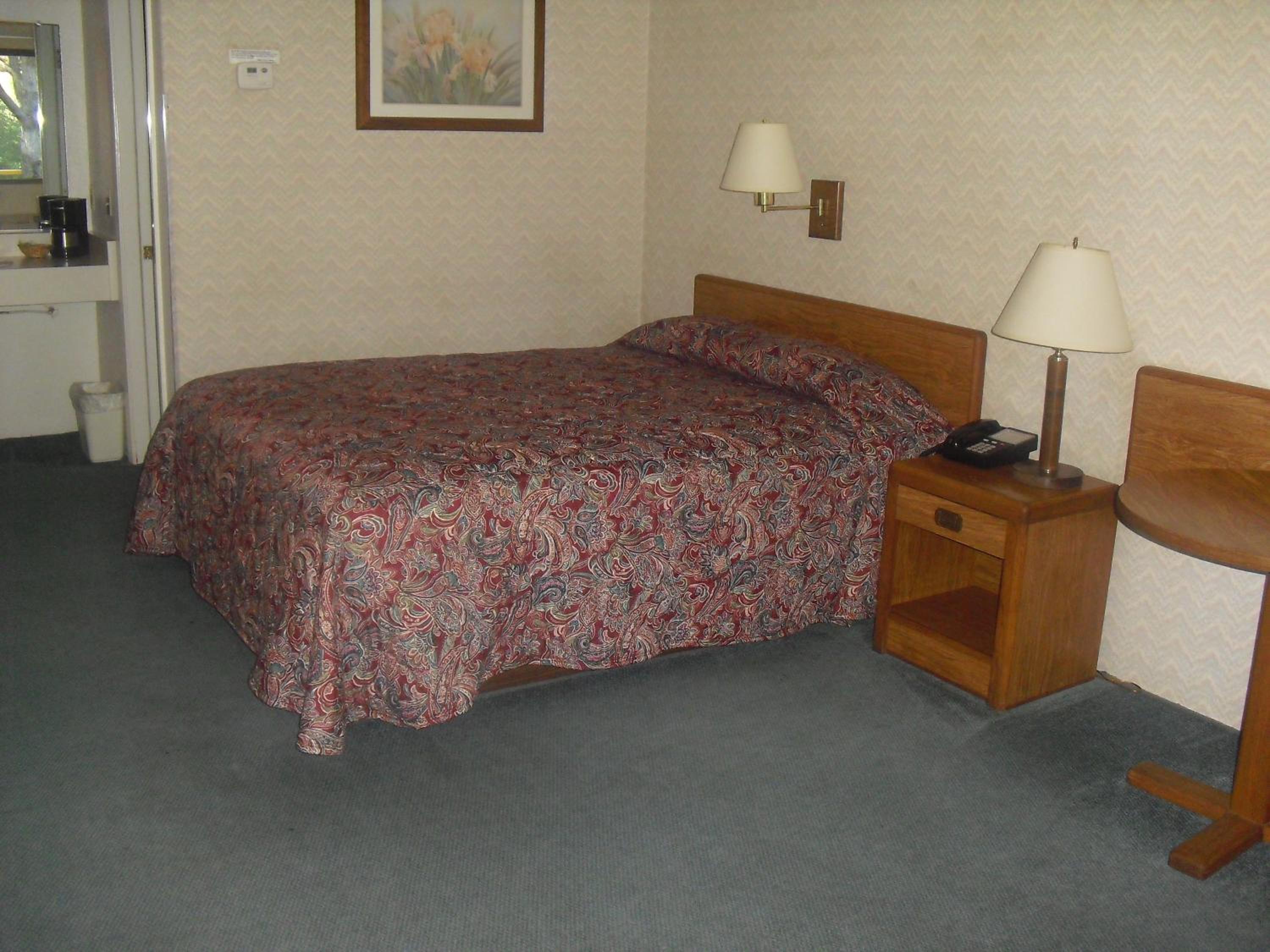 Queen Room photo 3