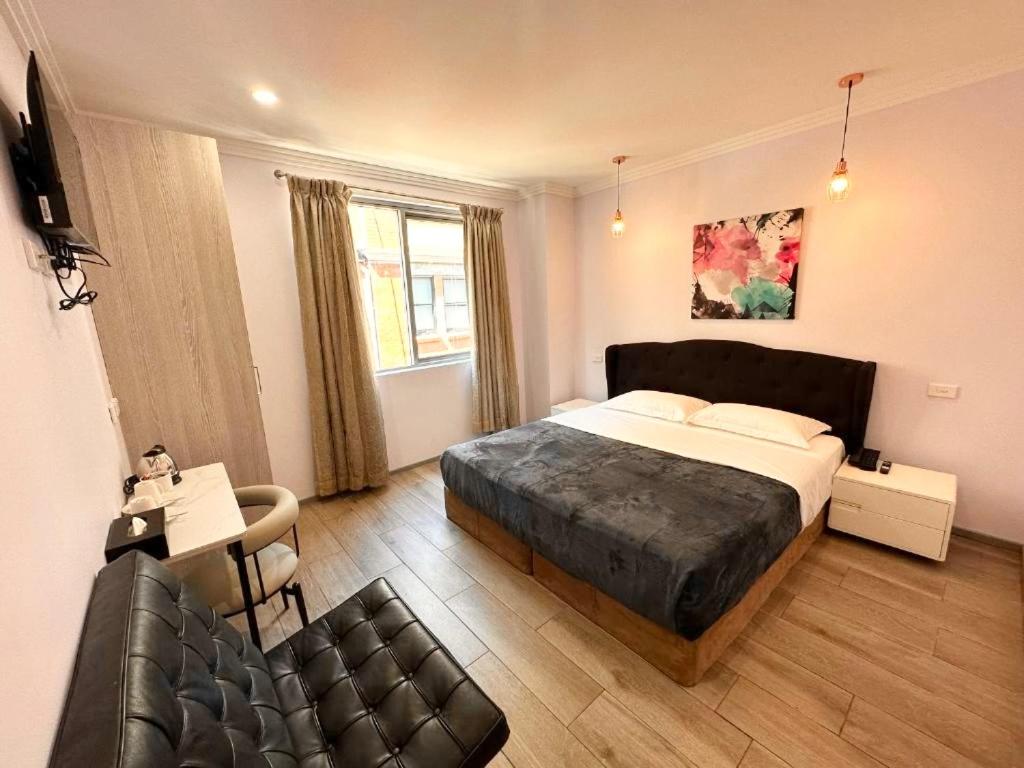 Premium King Room photo 3