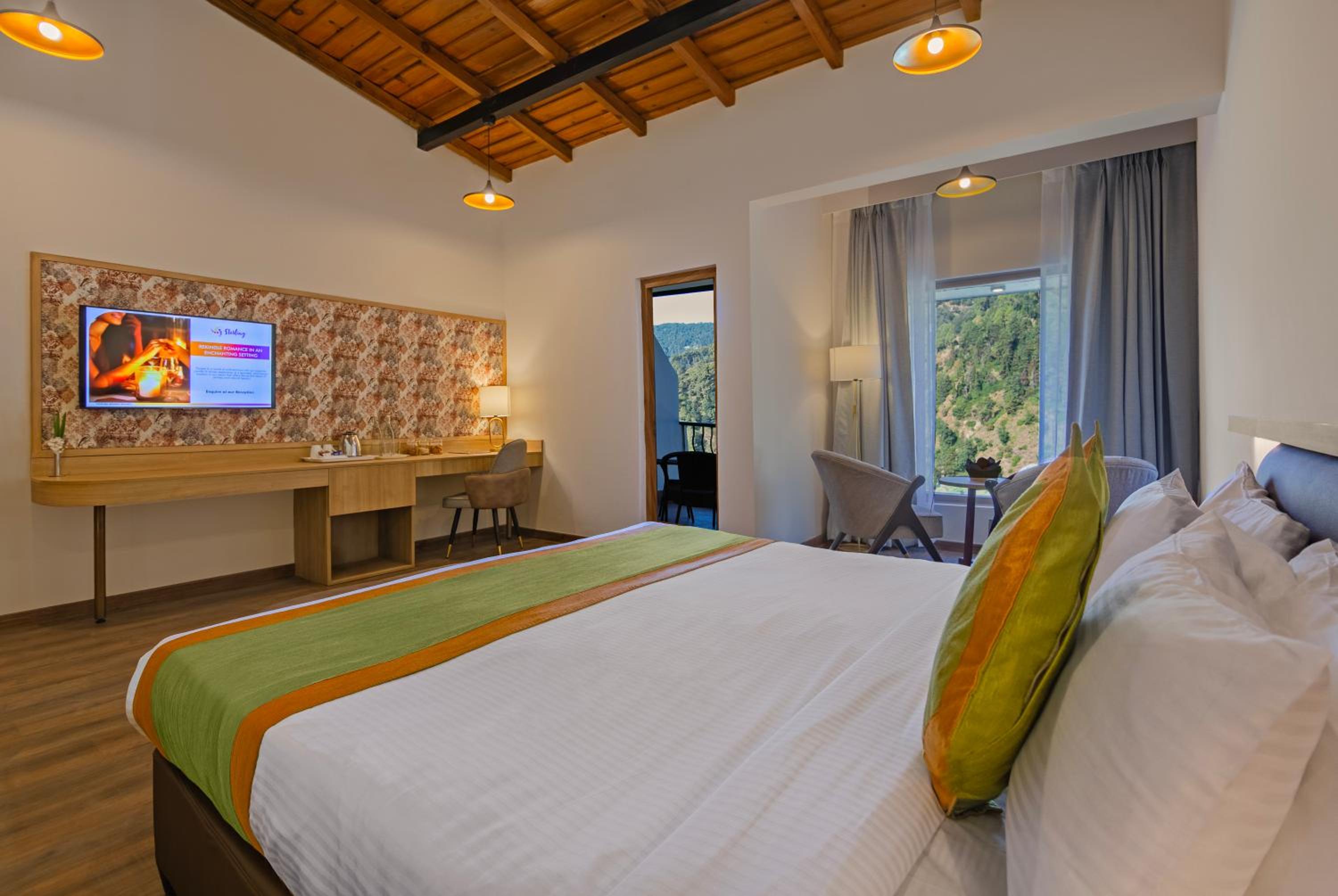 Valley View Classic Room With Balcony - Photo 3