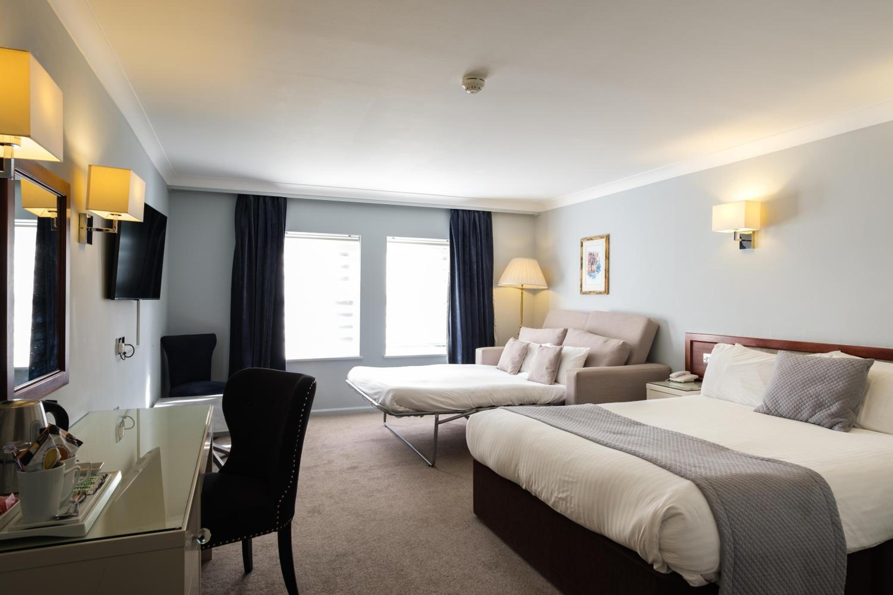 Superior Double Bed with Garden View - Non-Smoking photo 3