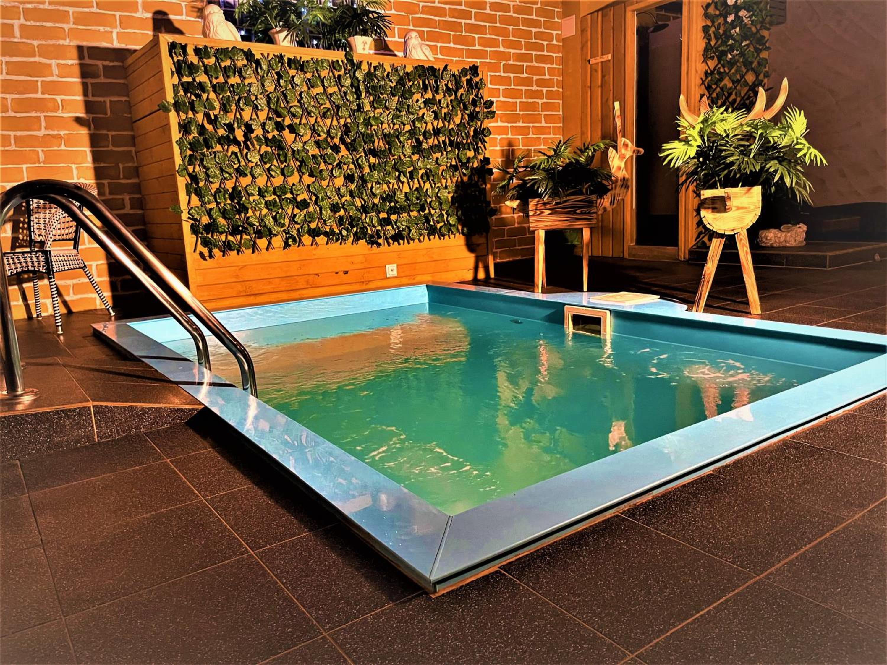 Quadruple Room with Spa Package - Photo 21