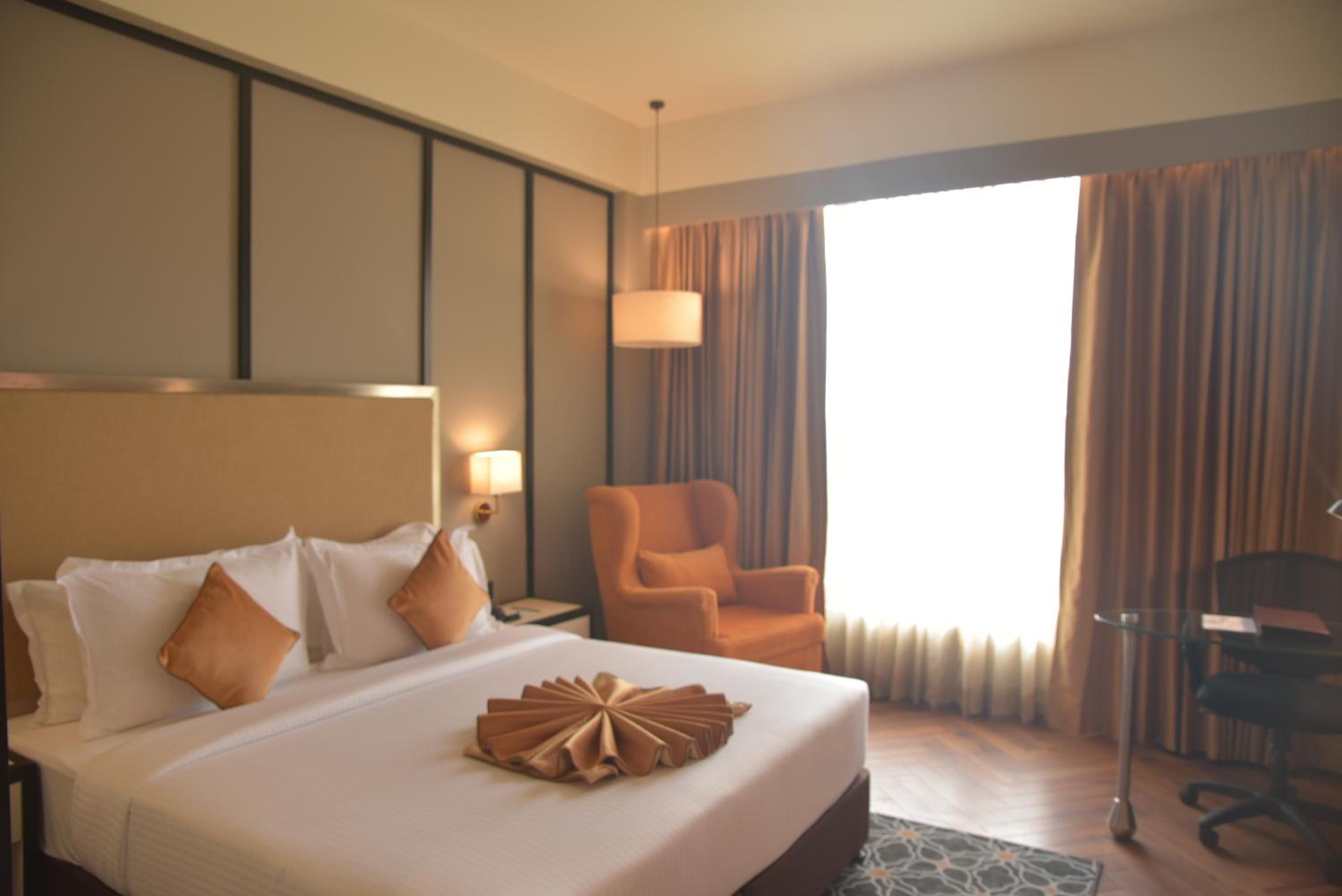 Premiere Queen Room : 20% off on session of 90 mins Spa || 15% off on F&S.B with a-la-carte selection || Complimentary welcome drinks on arrival