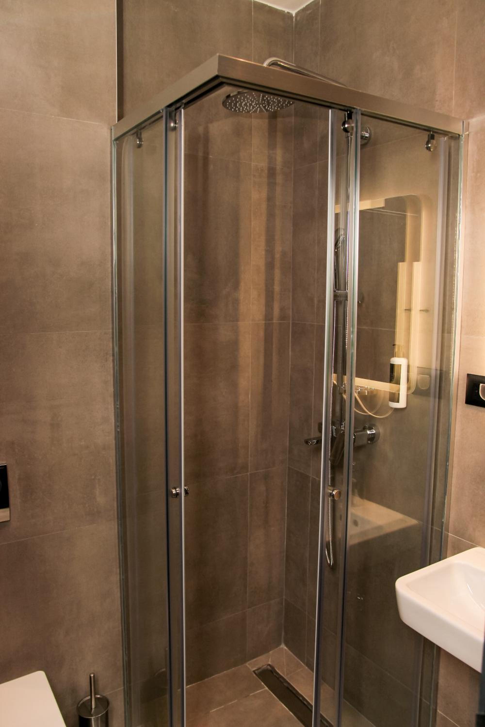 Standard Twin Room - Photo 5