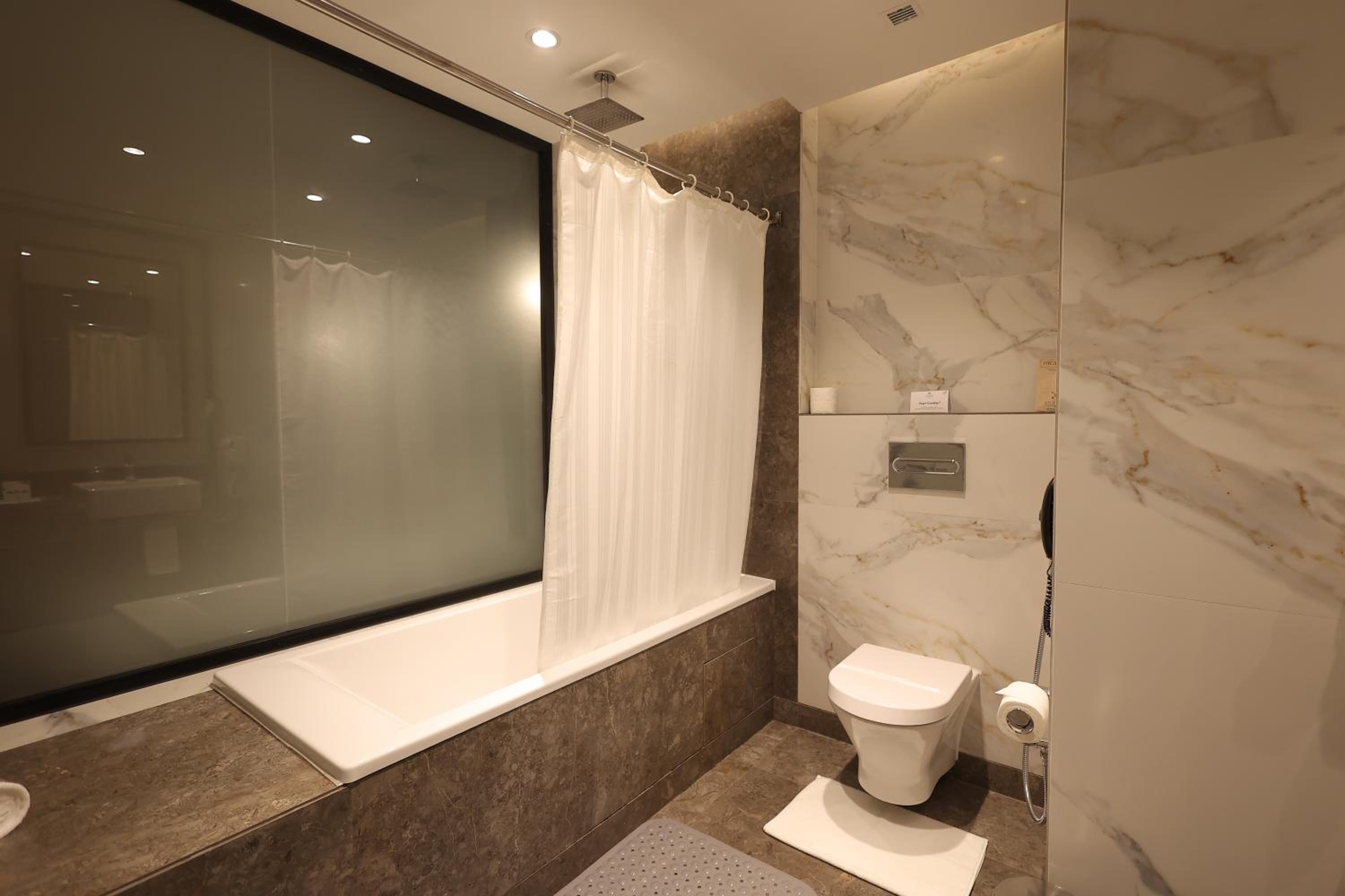 Executive Room : 20% off on session of 90 mins Spa || 15% off on F&S.B with a-la-carte selection || Complimentary welcome drinks on arrival photo