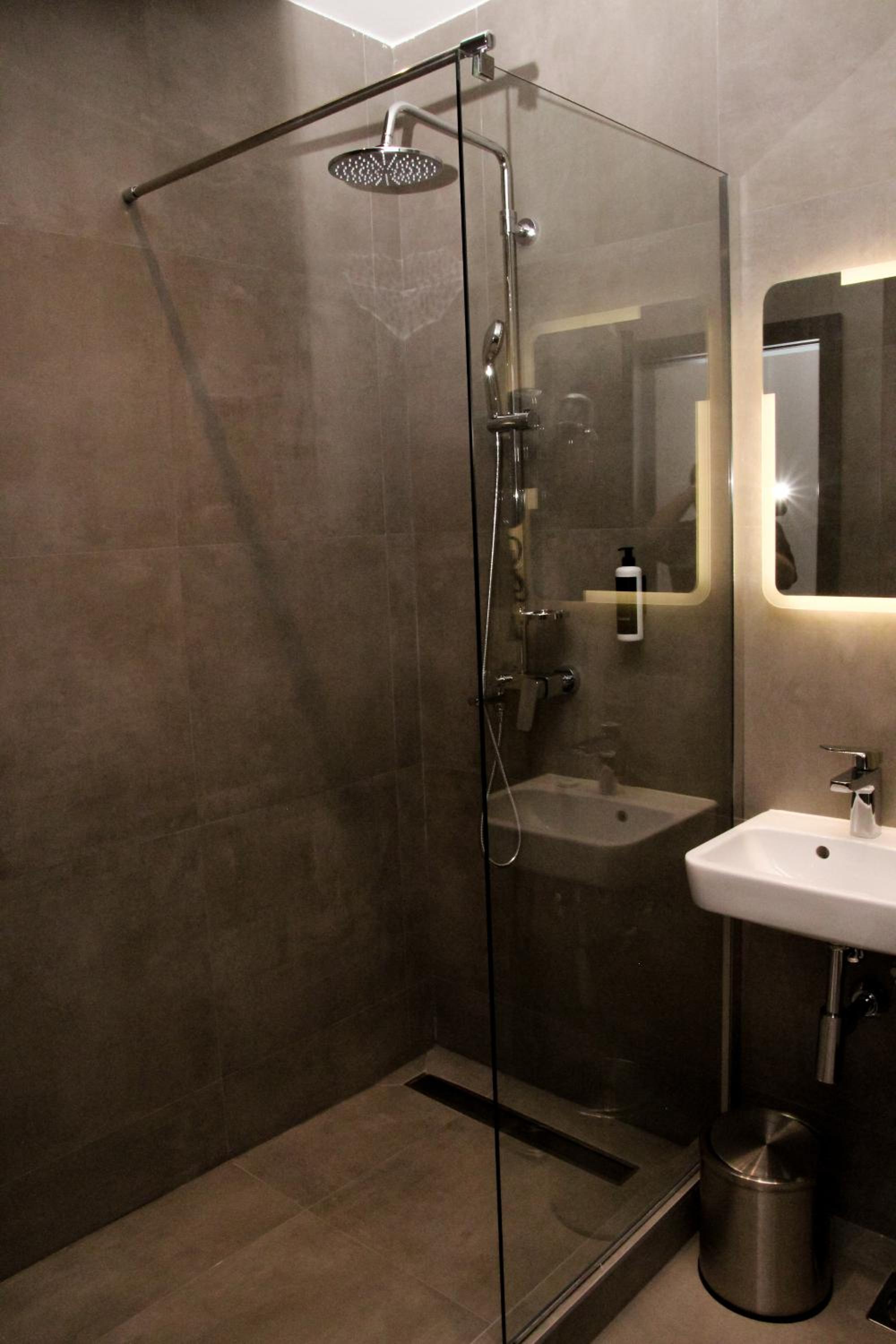 Standard Double Room - Photo 4