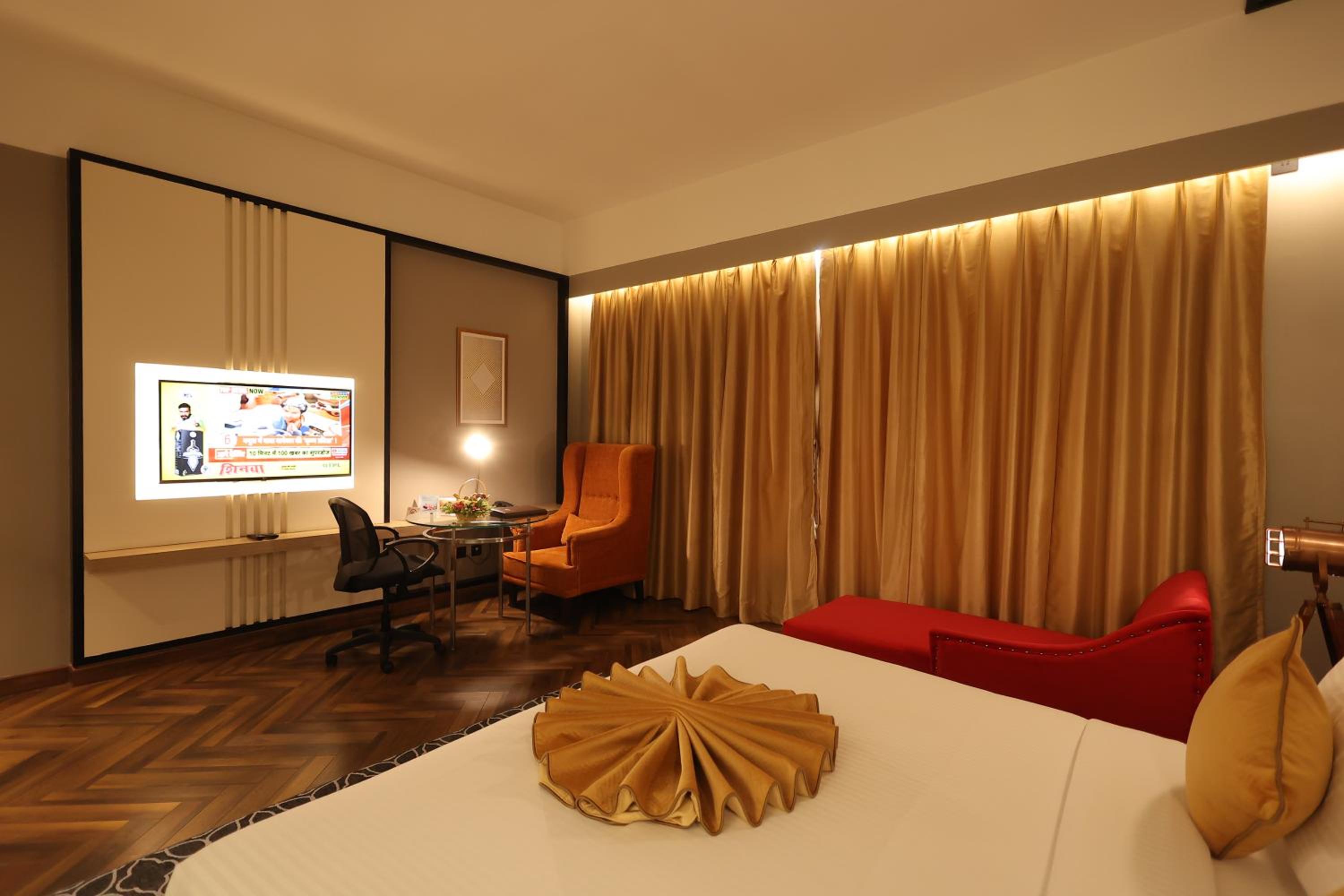 Executive Room : 20% off on session of 90 mins Spa || 15% off on F&S.B with a-la-carte selection || Complimentary welcome drinks on arrival Executive Room : 20% off on session of 90 mins Spa || 15% off on F&S.B with a-la-carte selection || Complimentary welcome drinks on arrival
