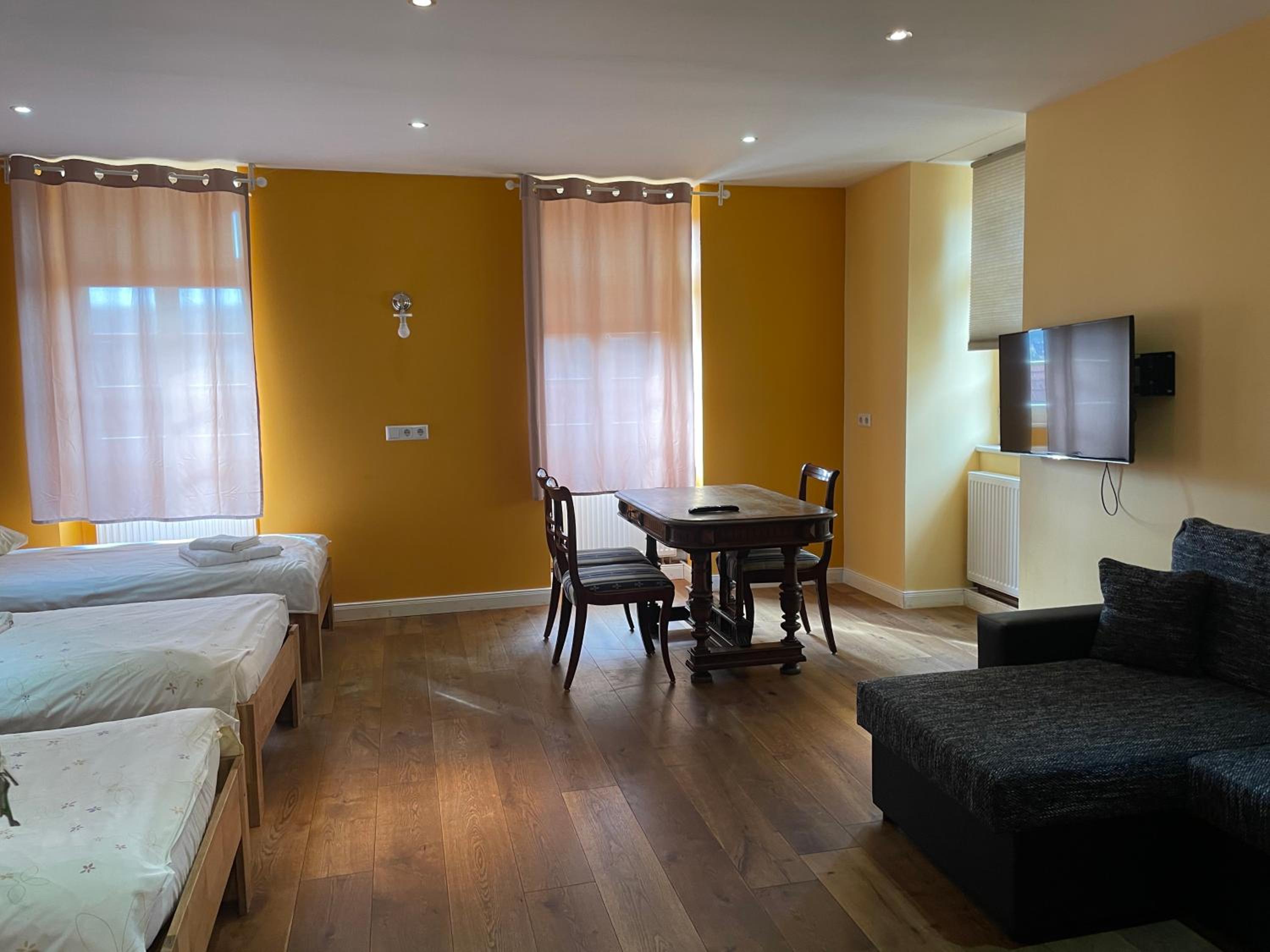 Quadruple Room With Private External Bathroom photo 3