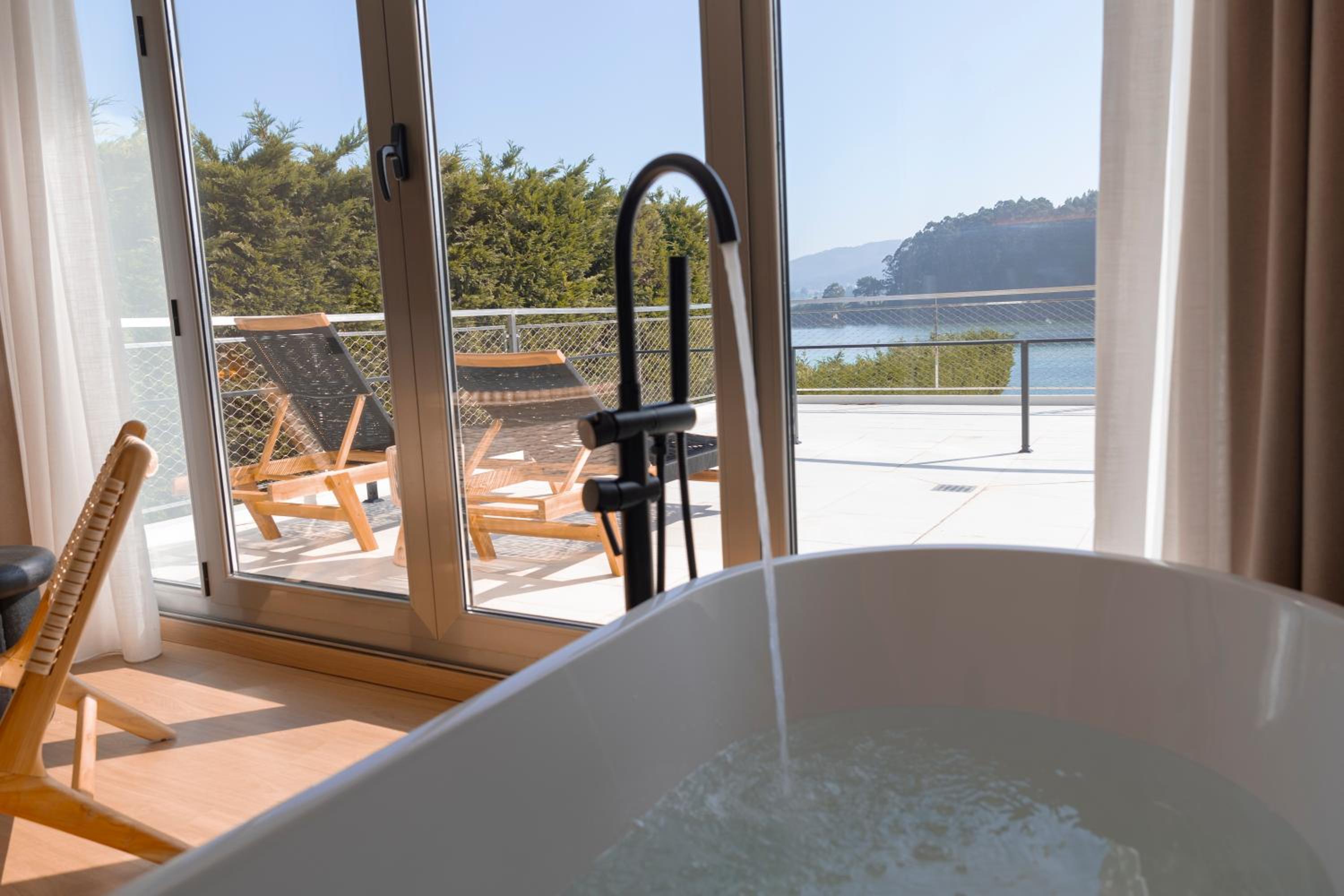 Queen Room with Sea View photo 2