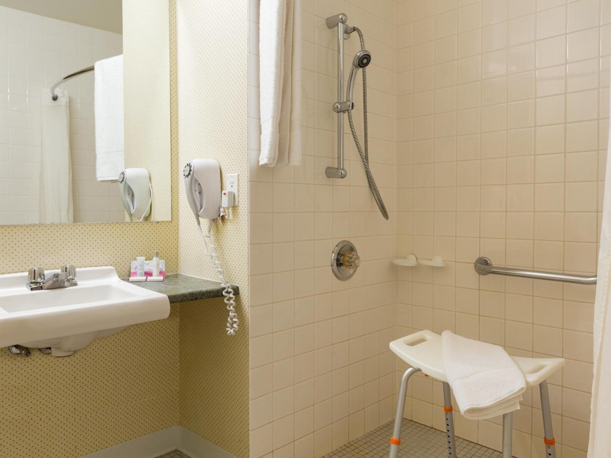 Double Room with Two Double Beds - Mobility Access/Non-Smoking - Photo 4
