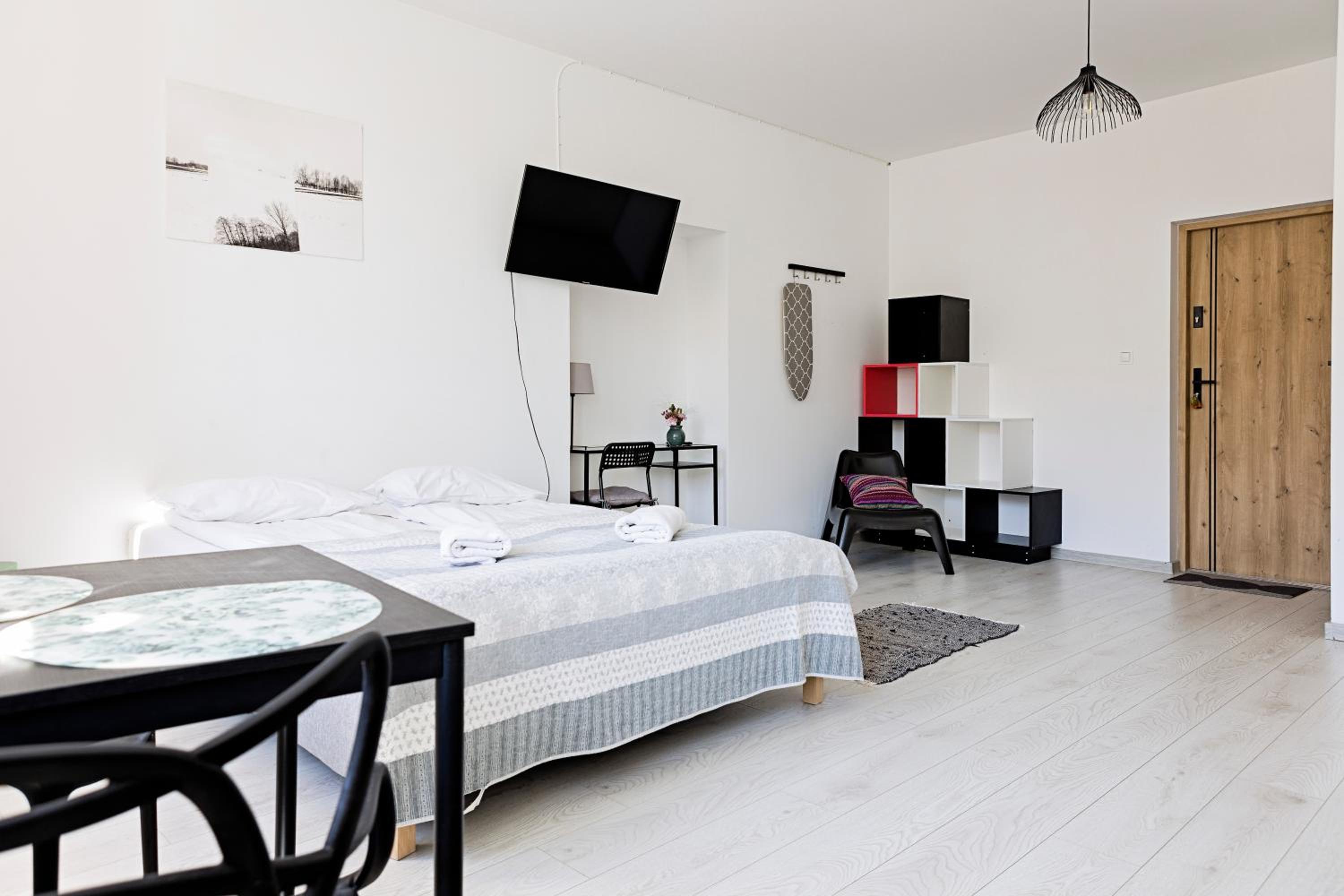 King Studio with Sofa Bed - Photo 4