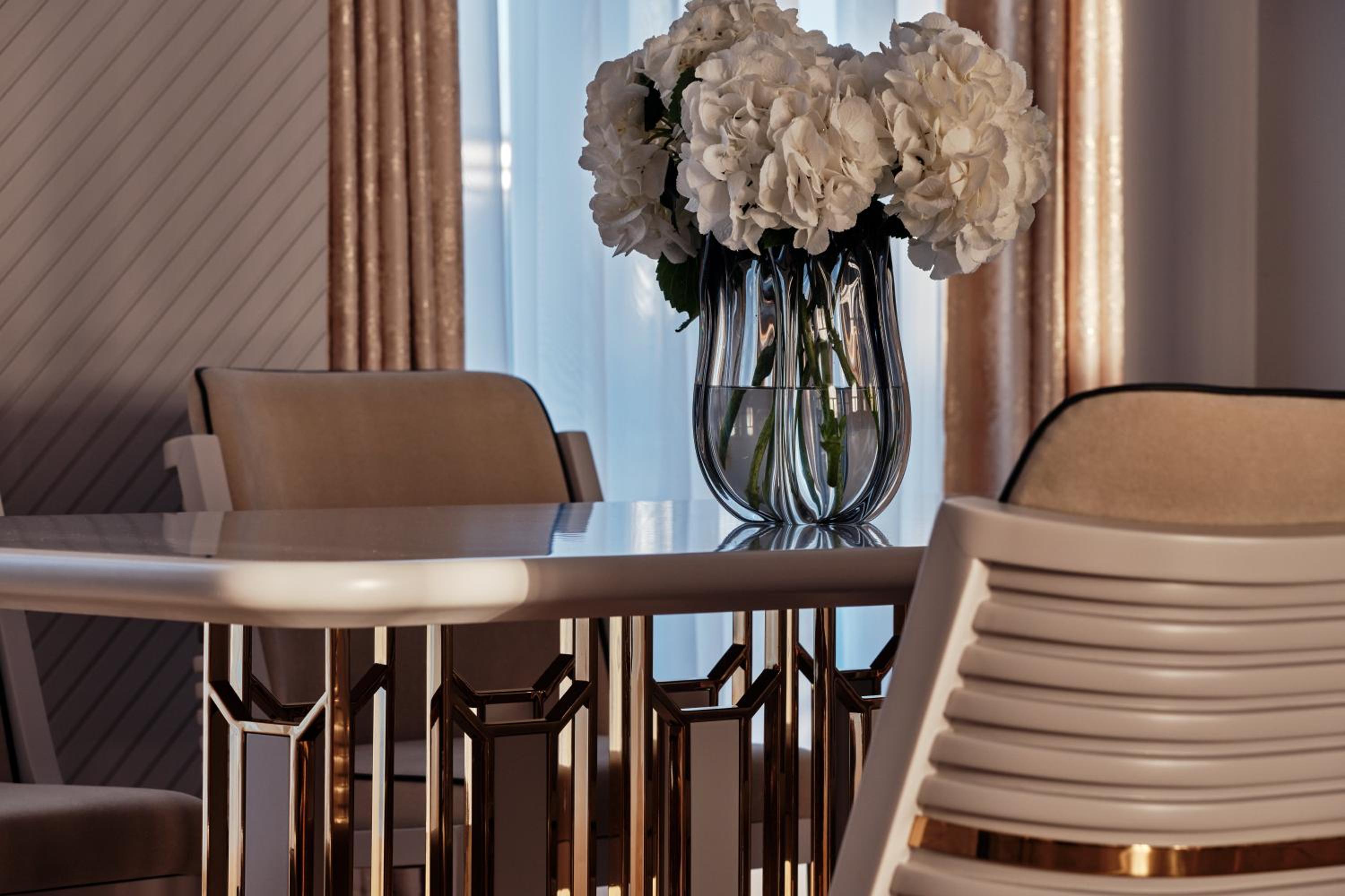 Plaza Suite - Photo 4