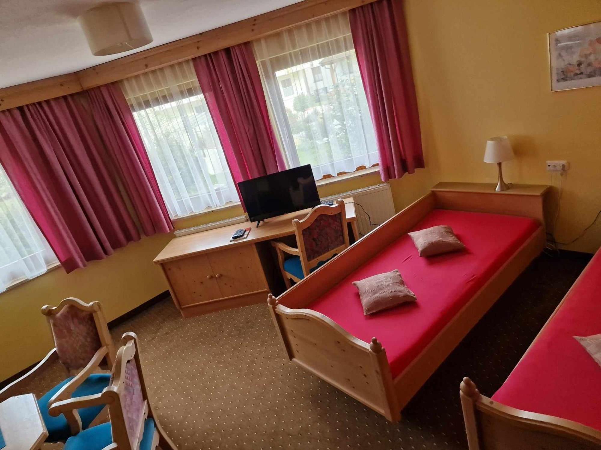 Family Room - Photo 8