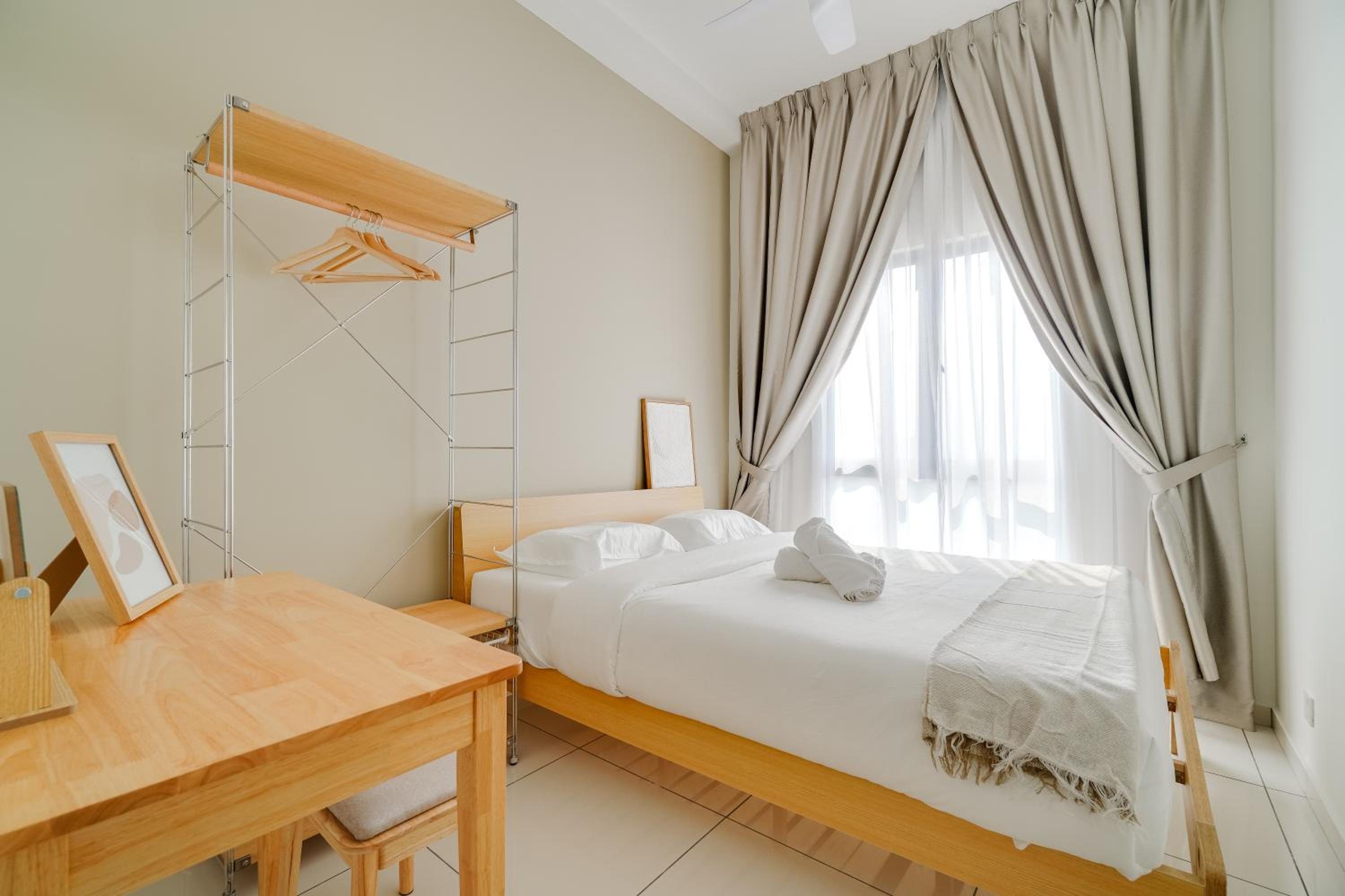 Three-Bedroom Apartment - Photo 4