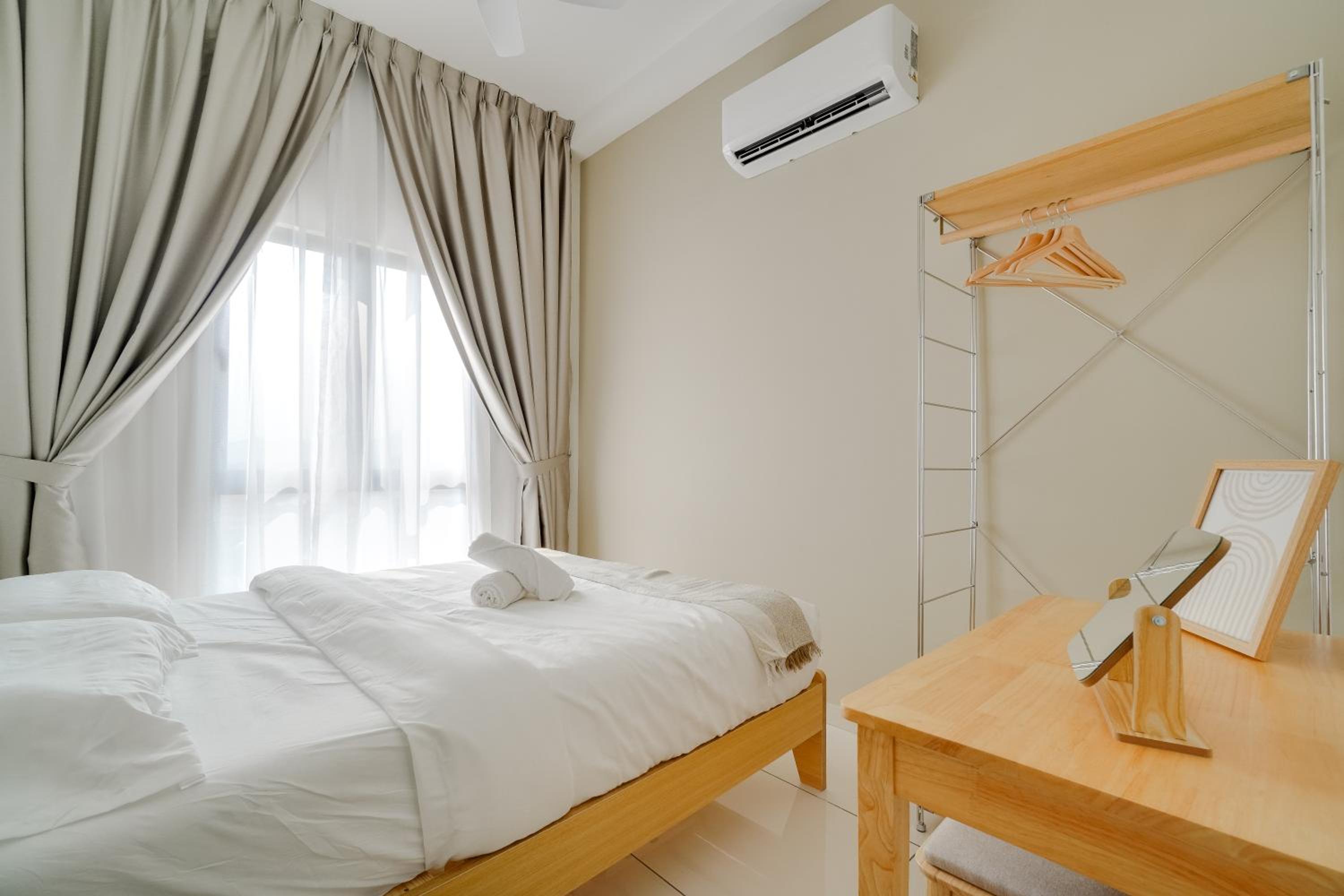 Three-Bedroom Apartment - Photo 11