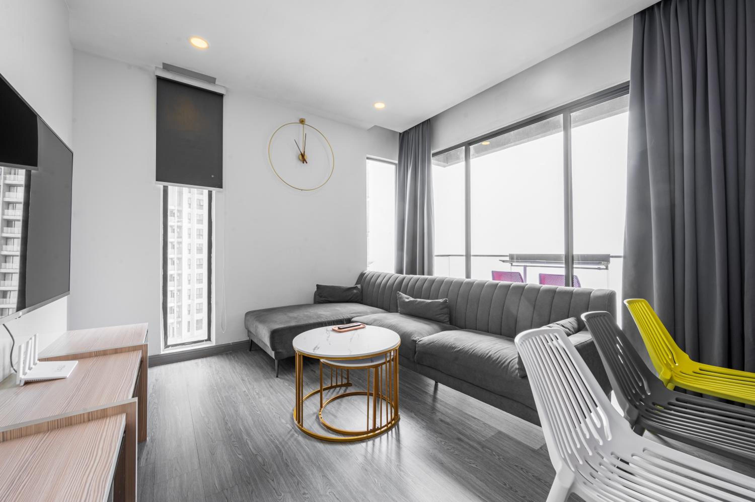 King Suite with Balcony - Photo 15