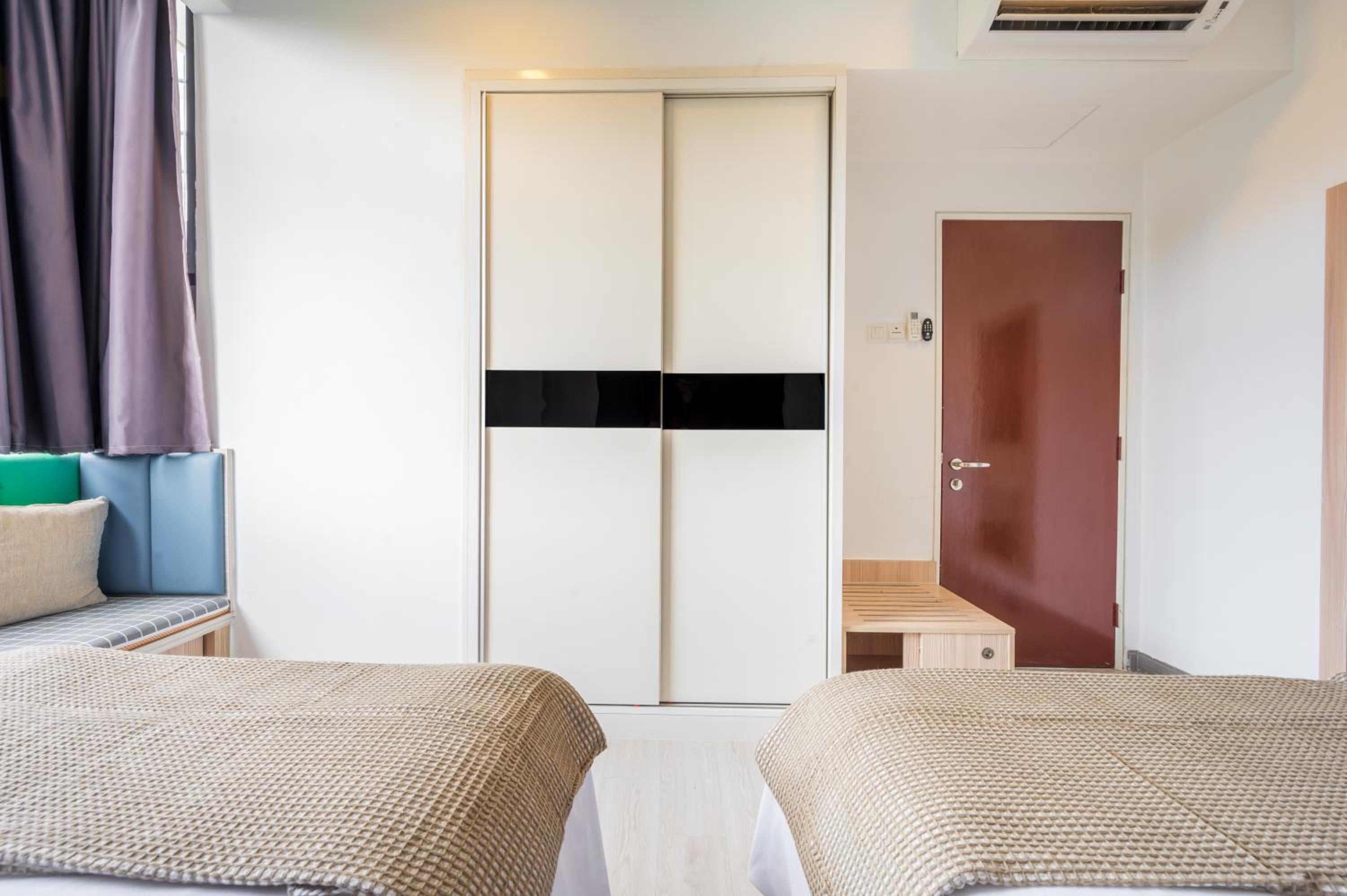 King Suite with Balcony - Photo 25