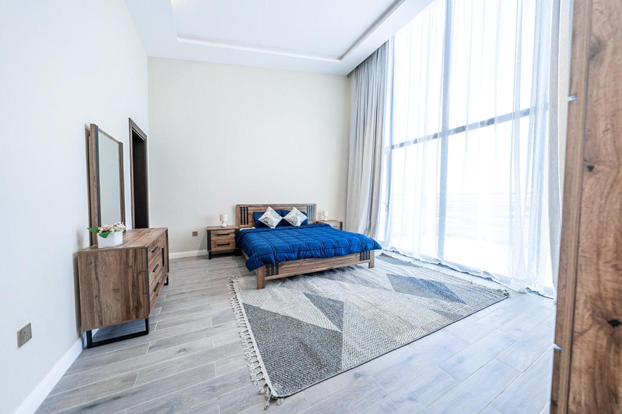 Three-Bedroom Apartment with Balcony