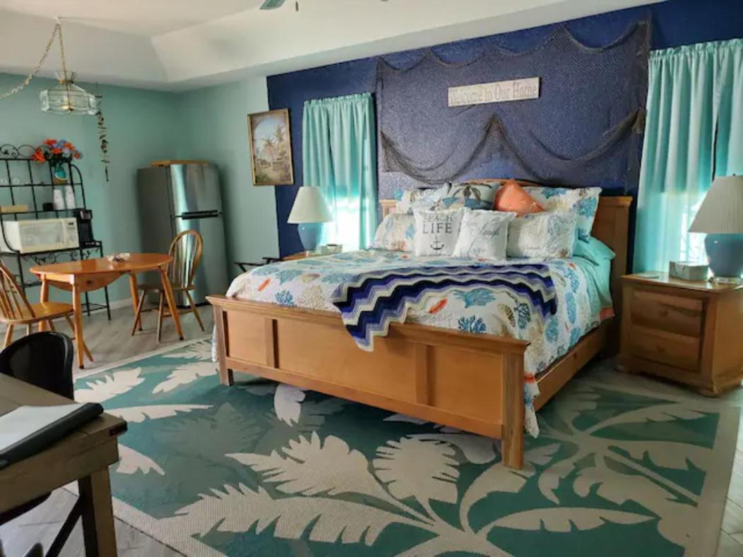 King Room with Pool View