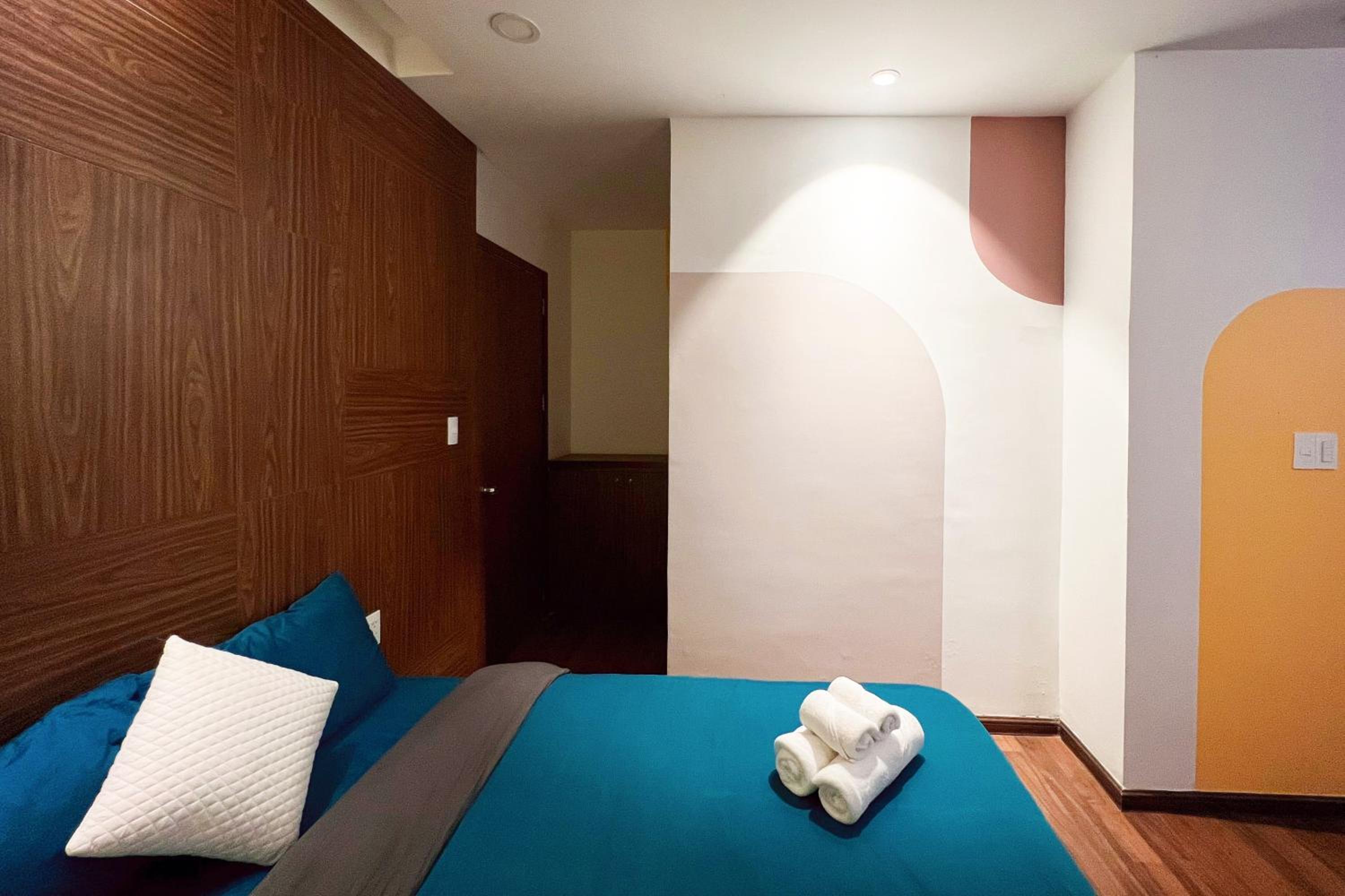 Two-Bedroom Apartment - Photo 21