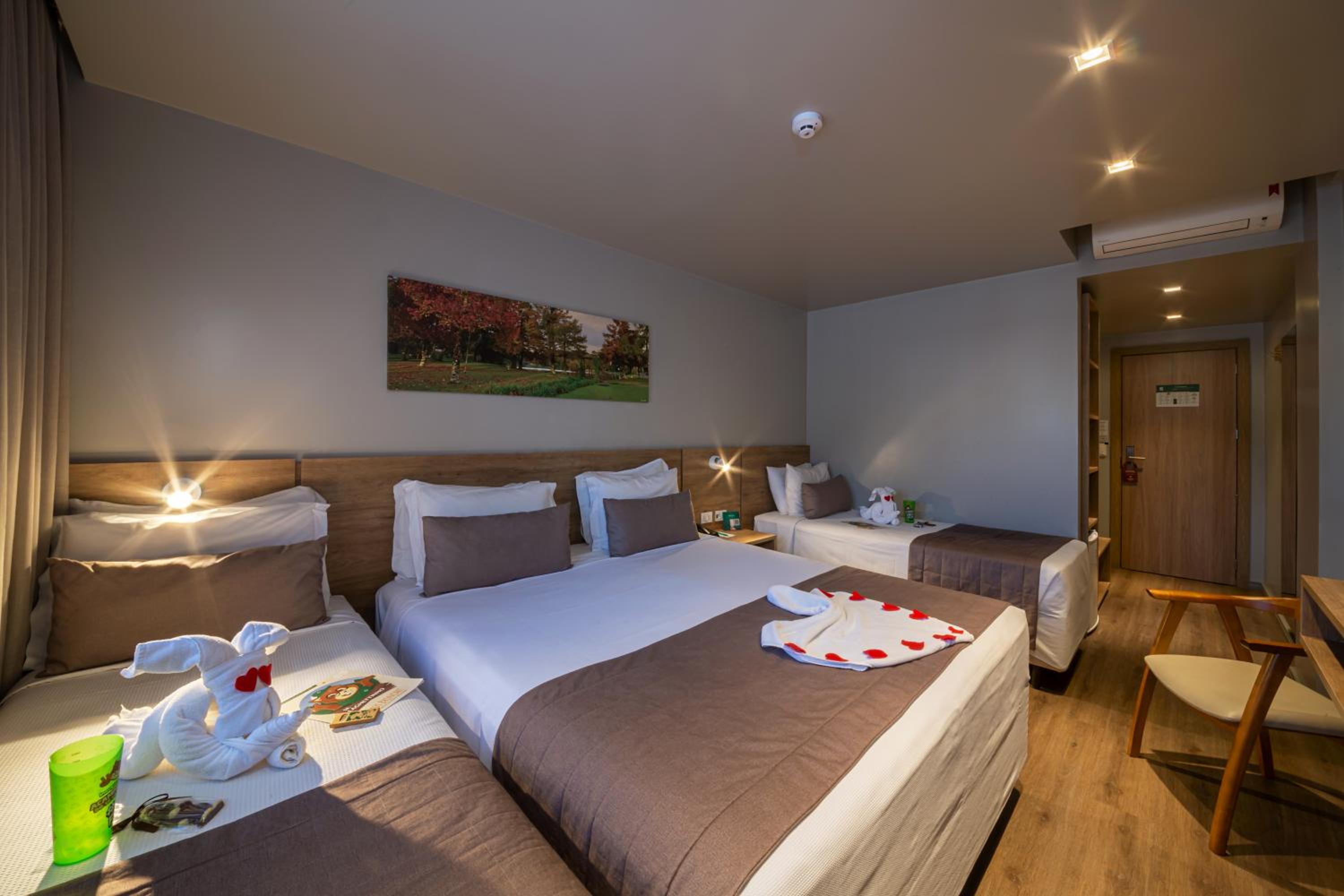 Luxury Quadruple Room - Photo 1