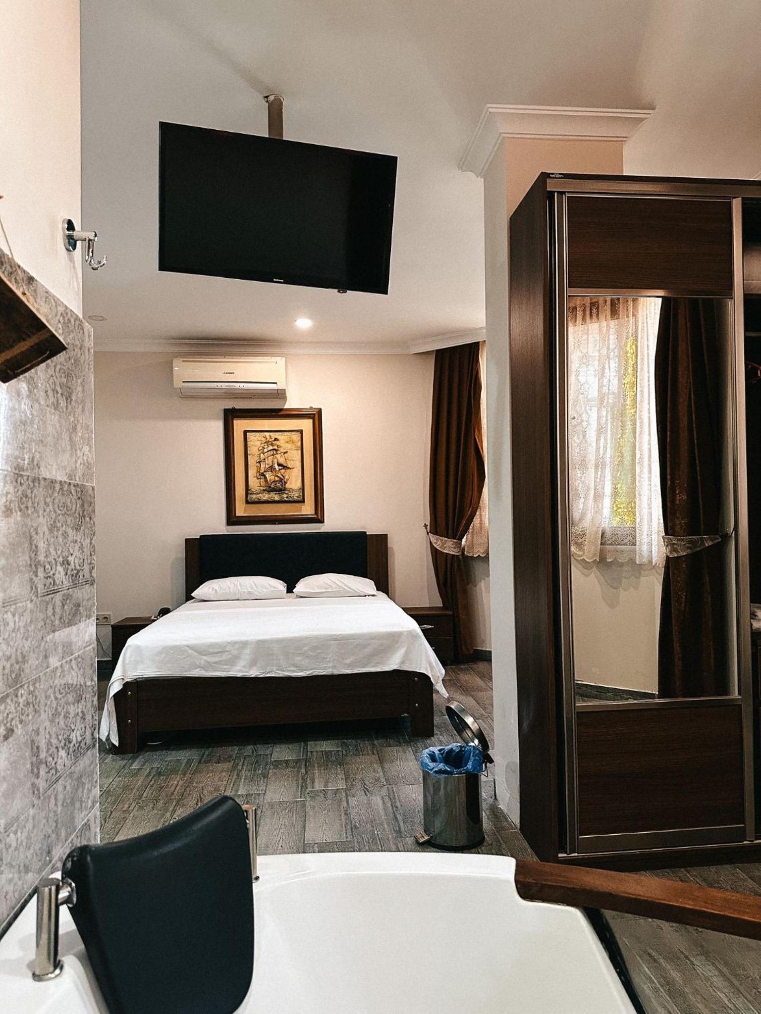 Deluxe Suite photo 1