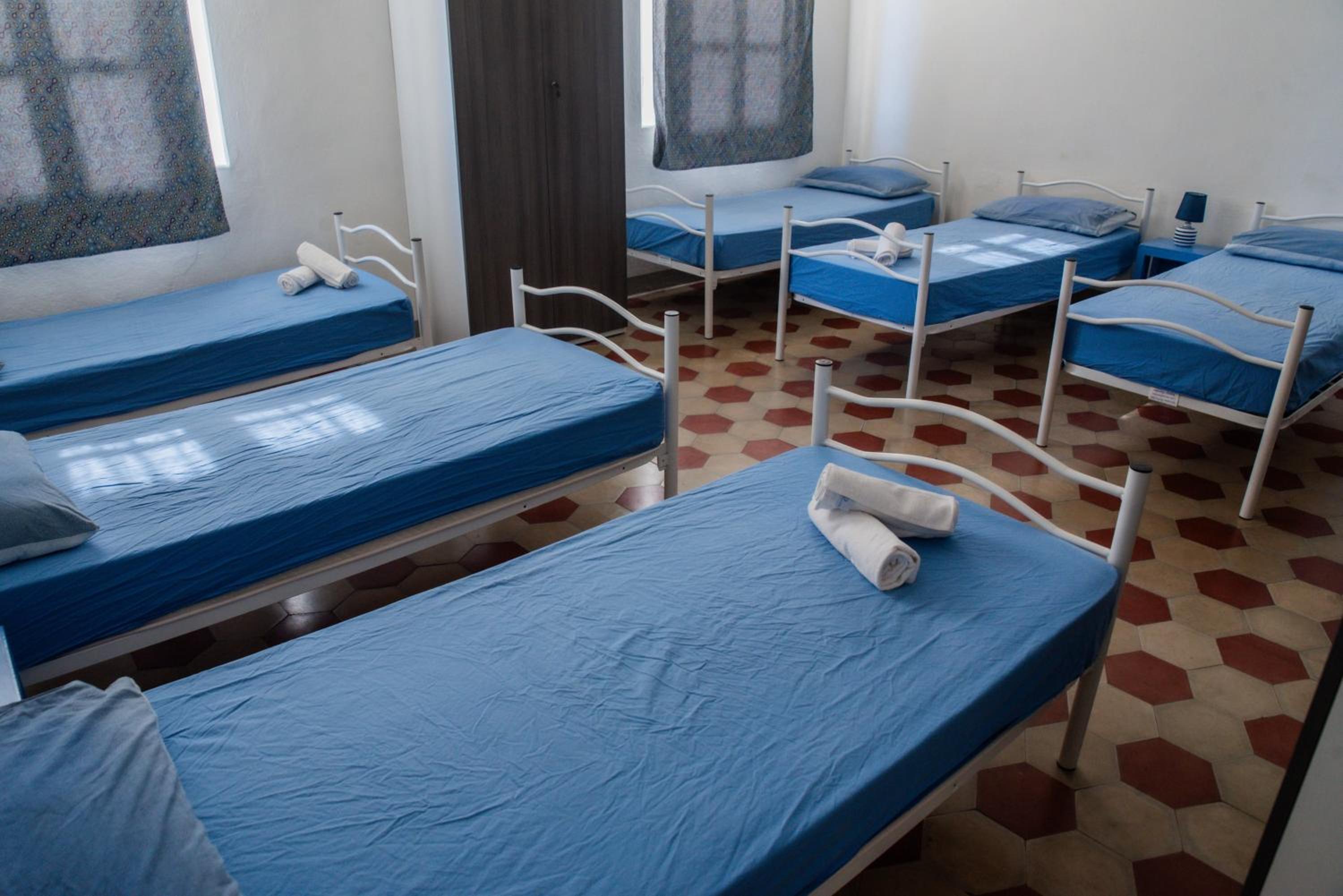 6-Bed Mixed Dormitory Room photo 1