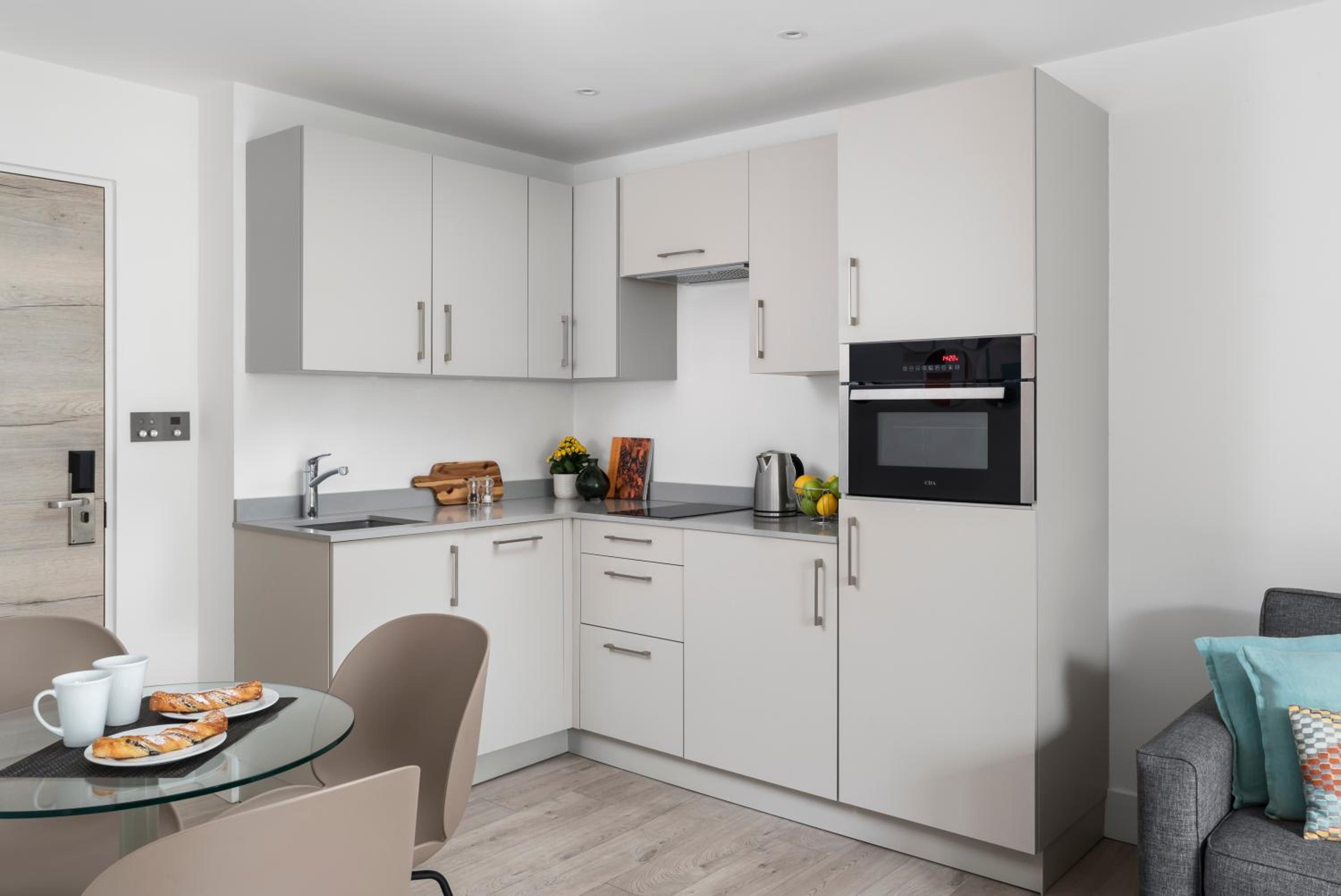 One Bedroom Suite - Photo 2