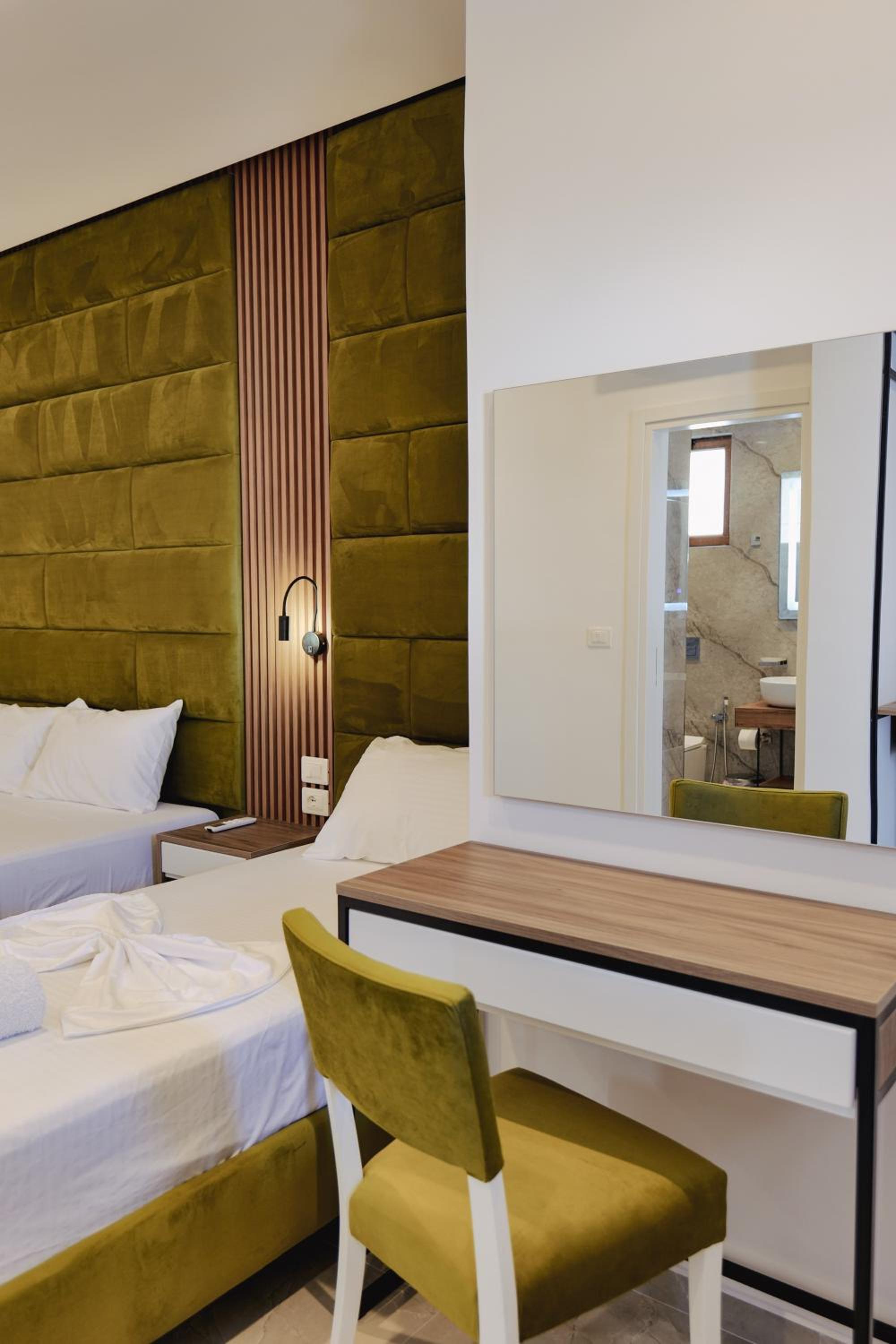 Deluxe Triple Room photo 3