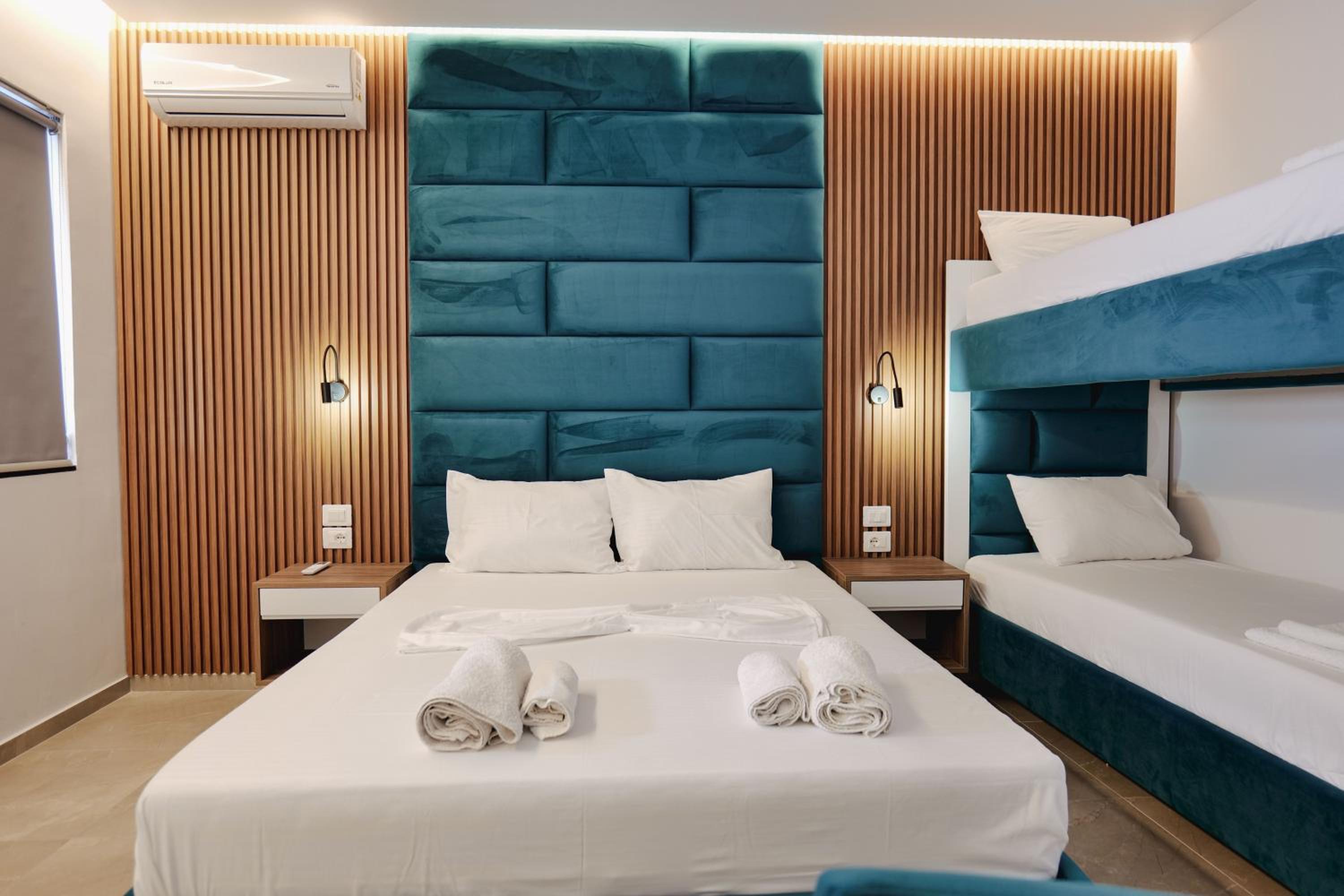 Deluxe Quadruple Room photo 3