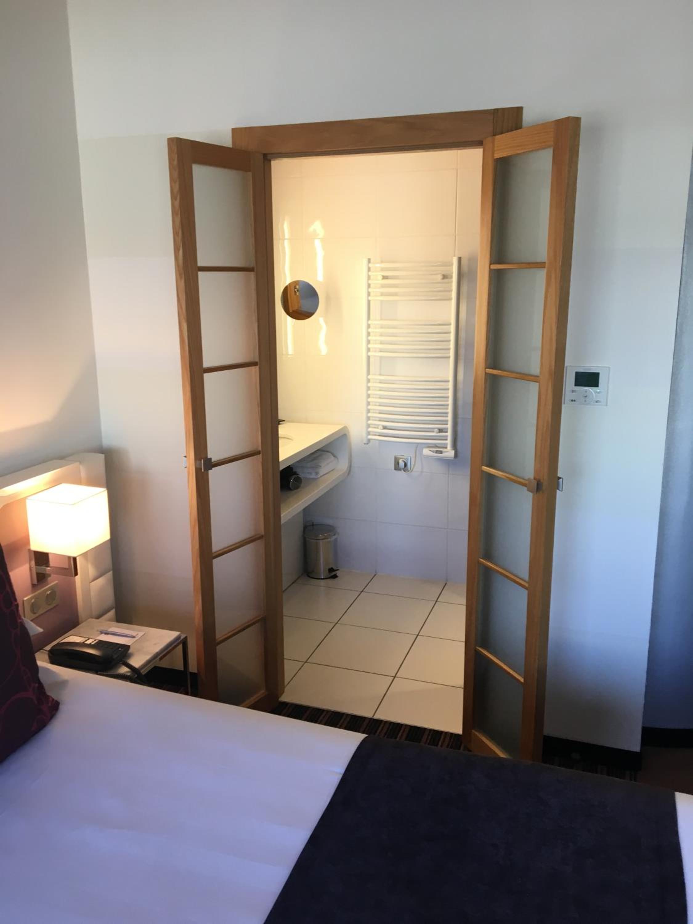 Standard Queen Room - Non-Smoking - Photo 2