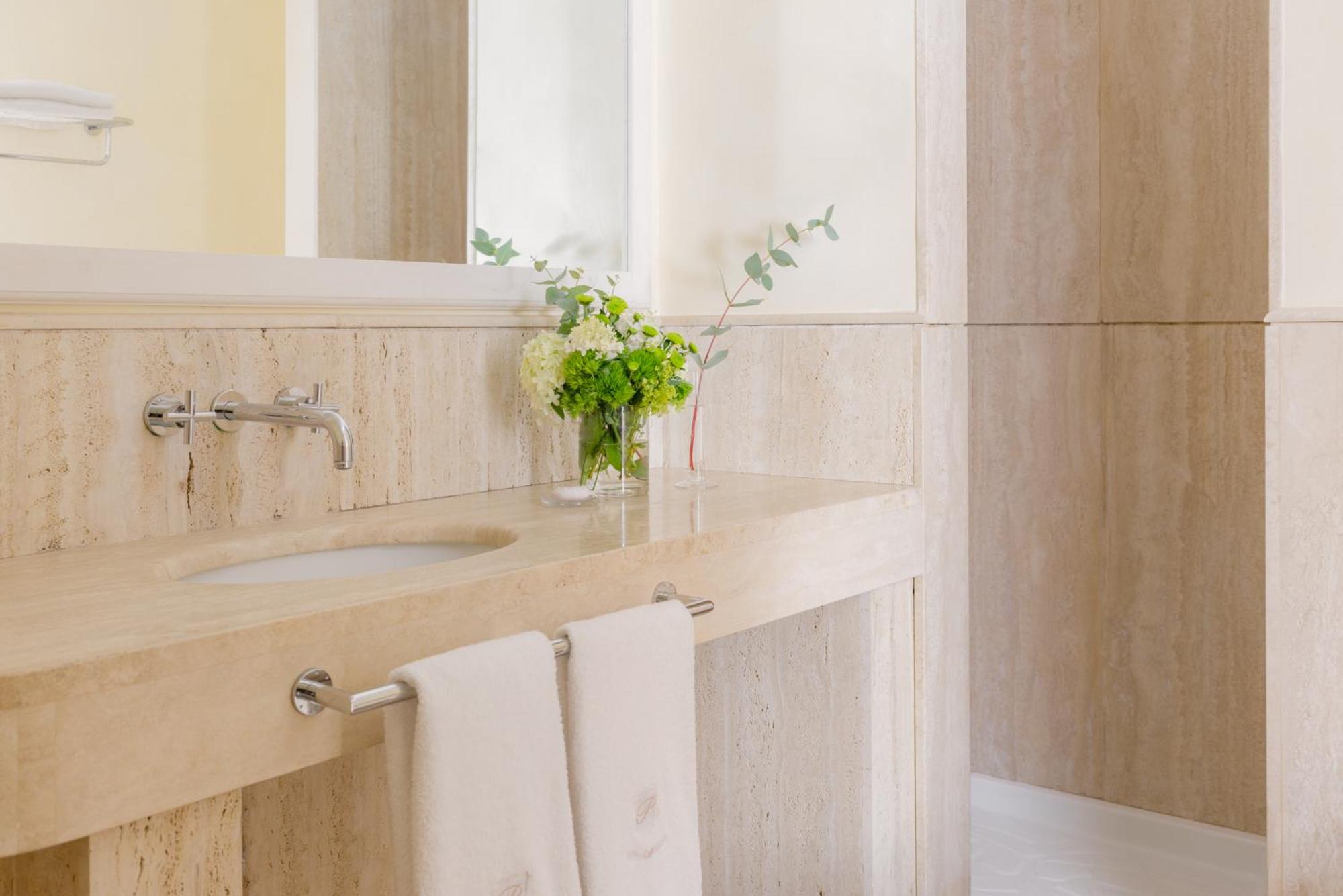 Deluxe Double Garden Side Room